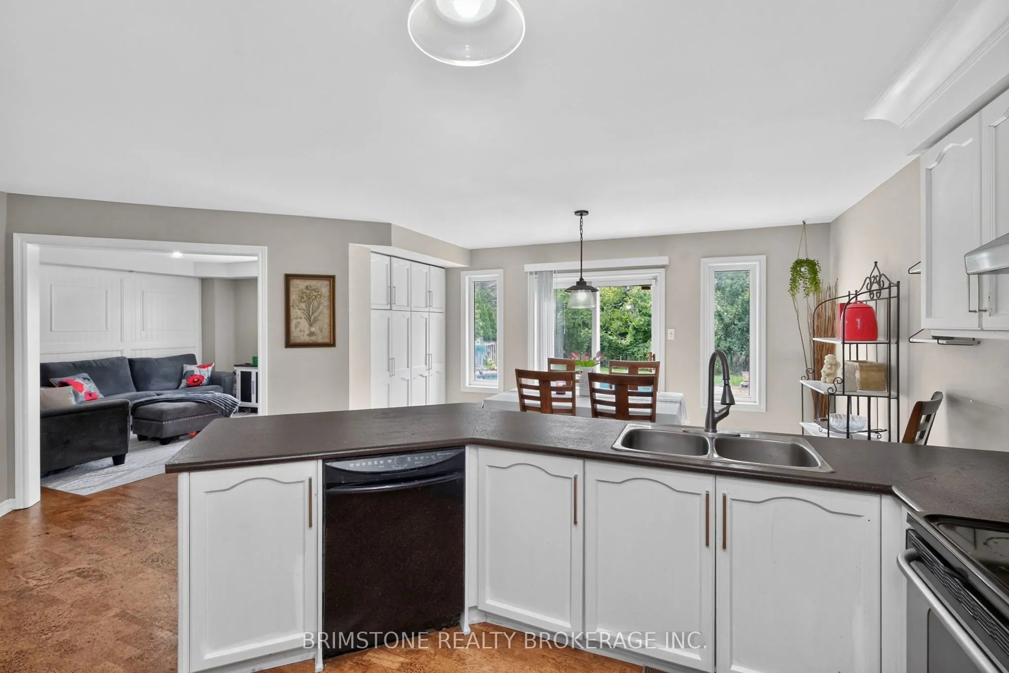 24 Stoneybrook Crescent