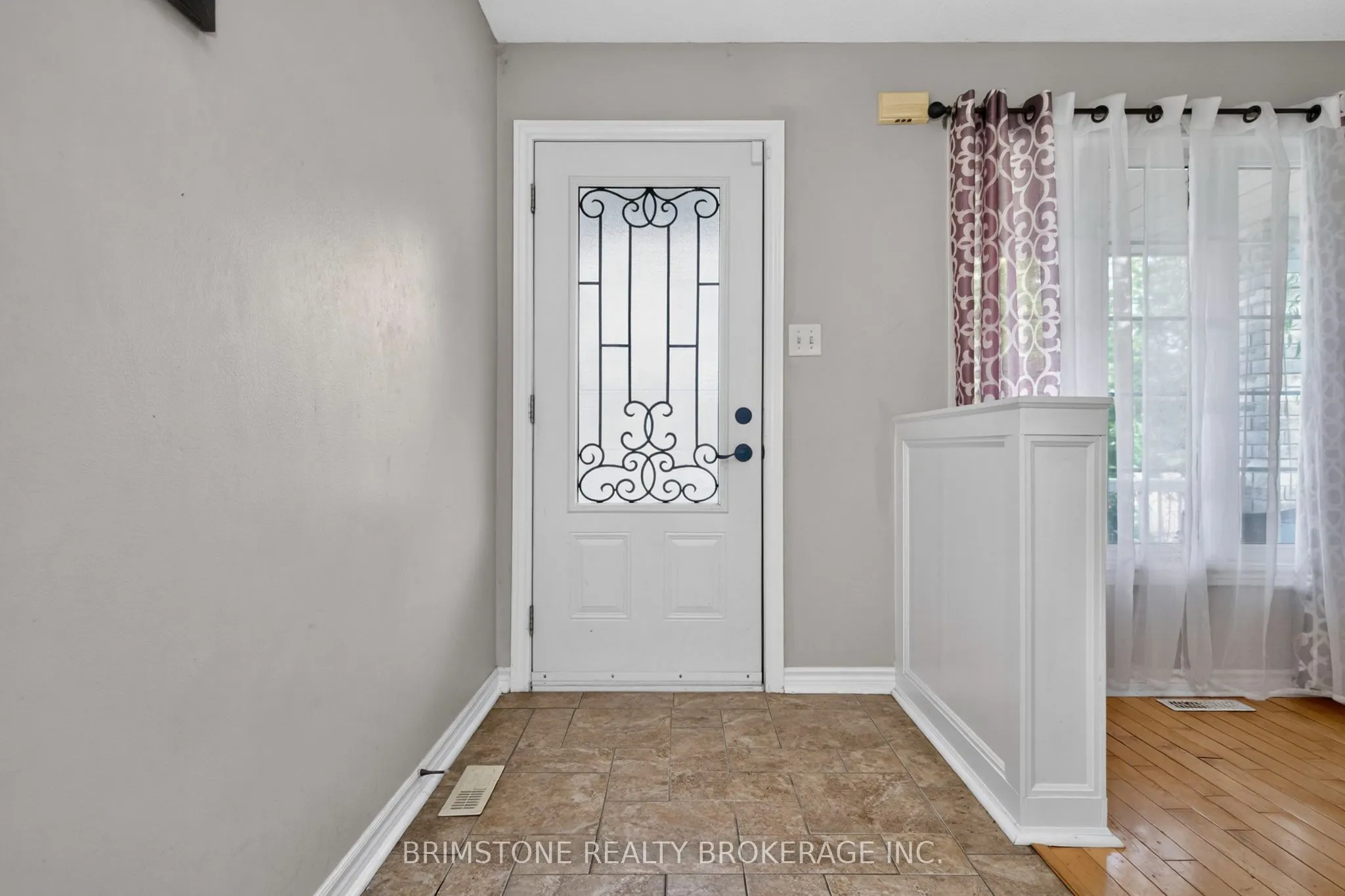 24 Stoneybrook Crescent