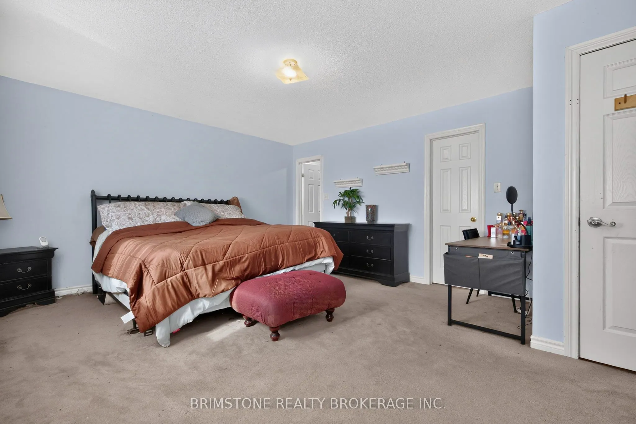 24 Stoneybrook Crescent