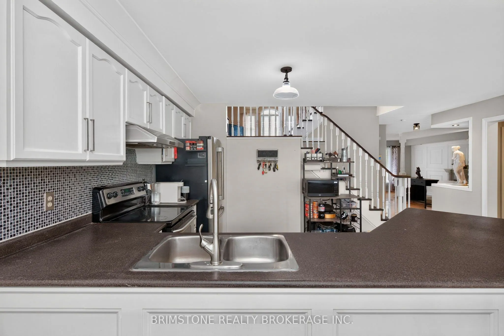 24 Stoneybrook Crescent