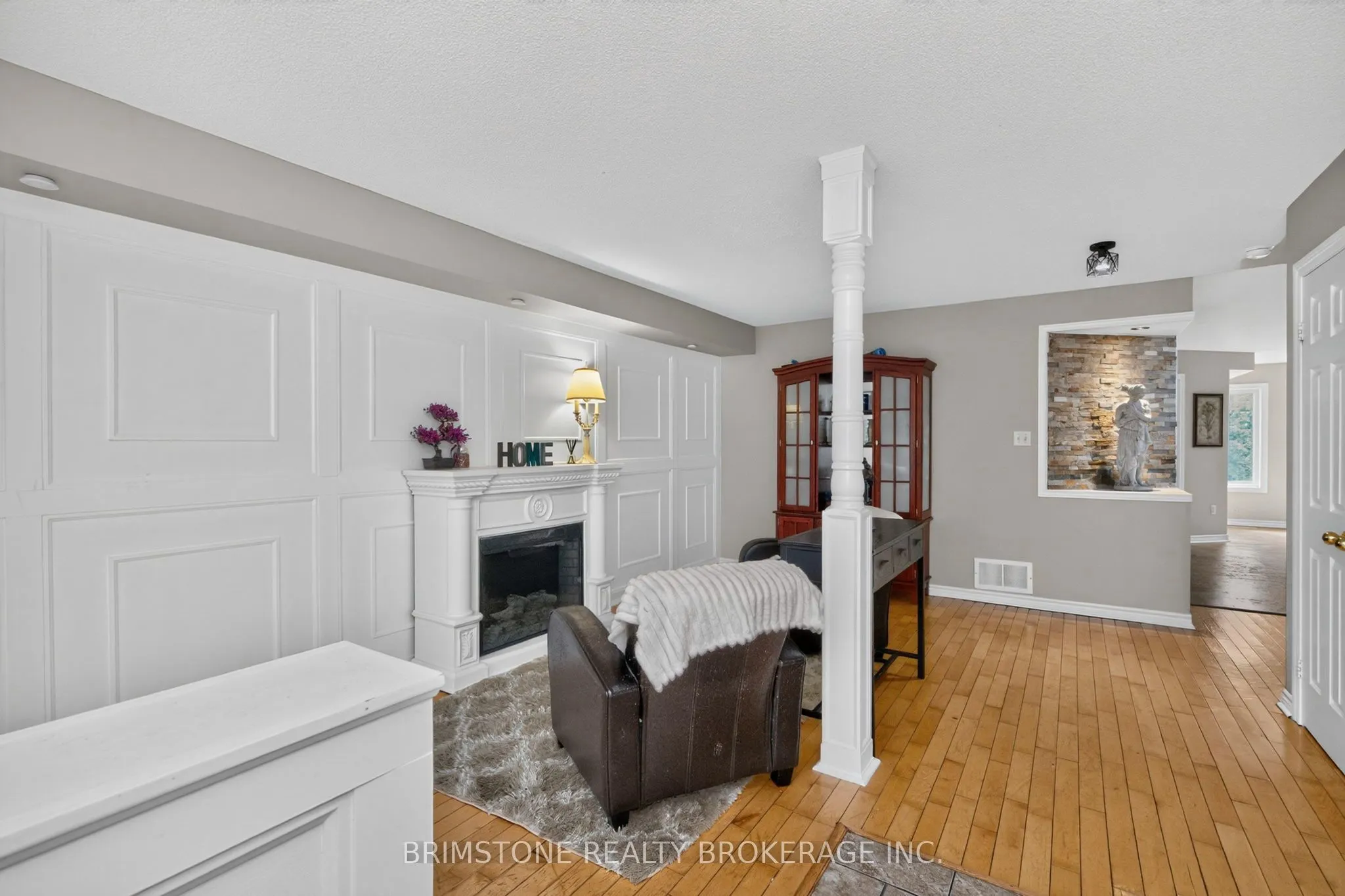 24 Stoneybrook Crescent