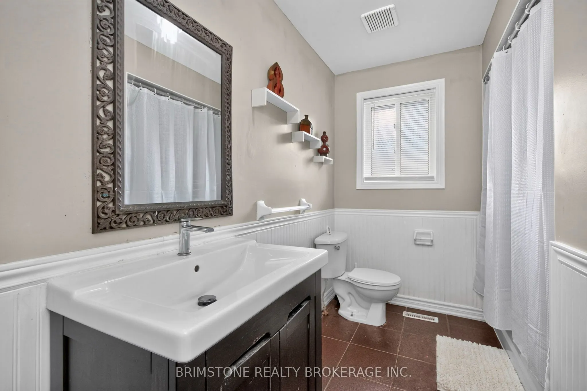 24 Stoneybrook Crescent