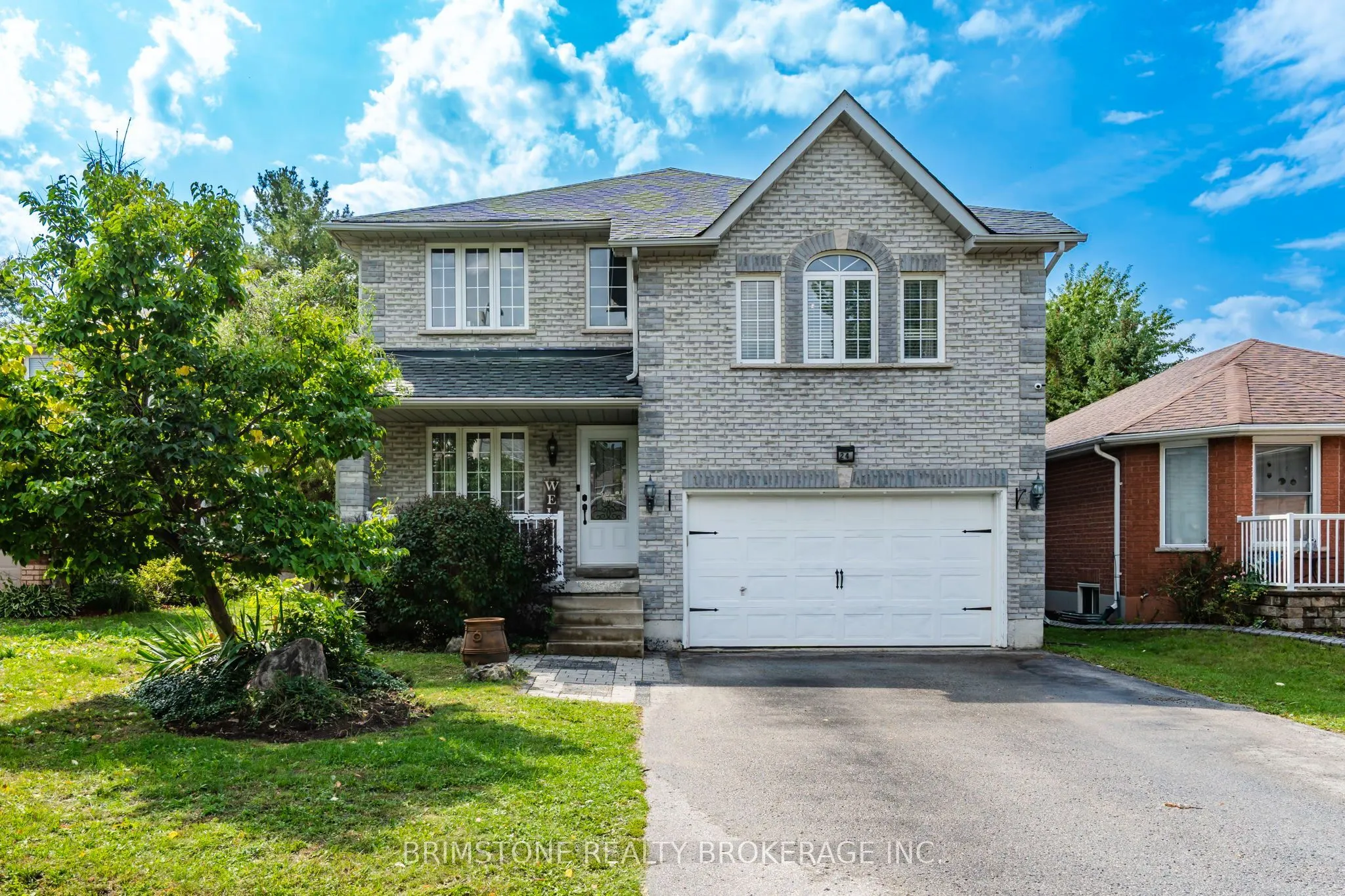 24 Stoneybrook Crescent