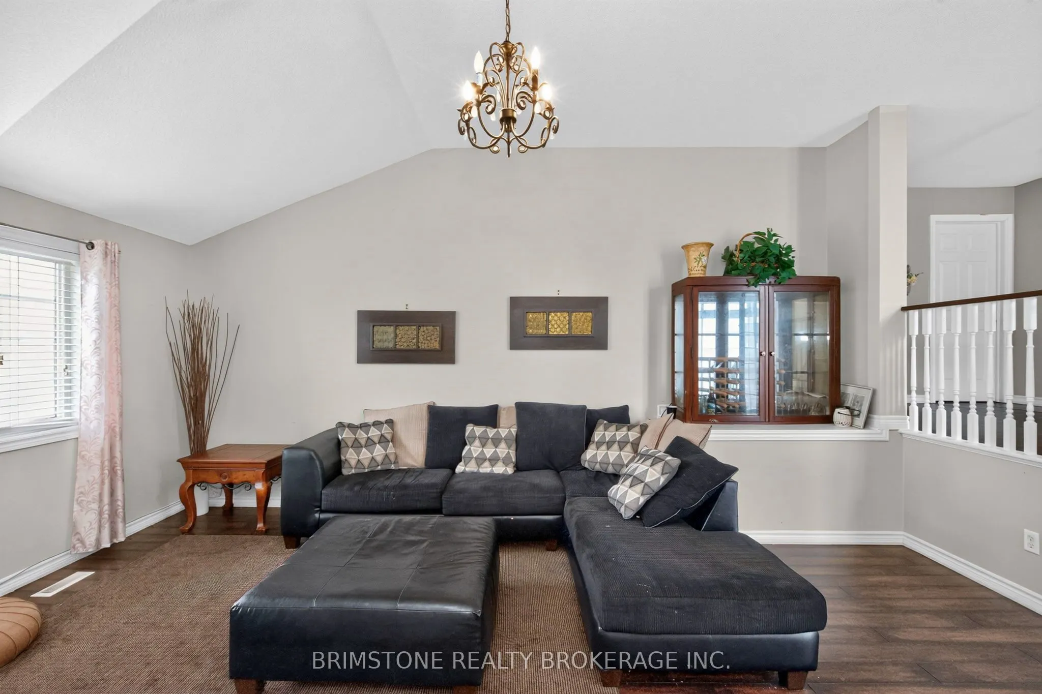 24 Stoneybrook Crescent