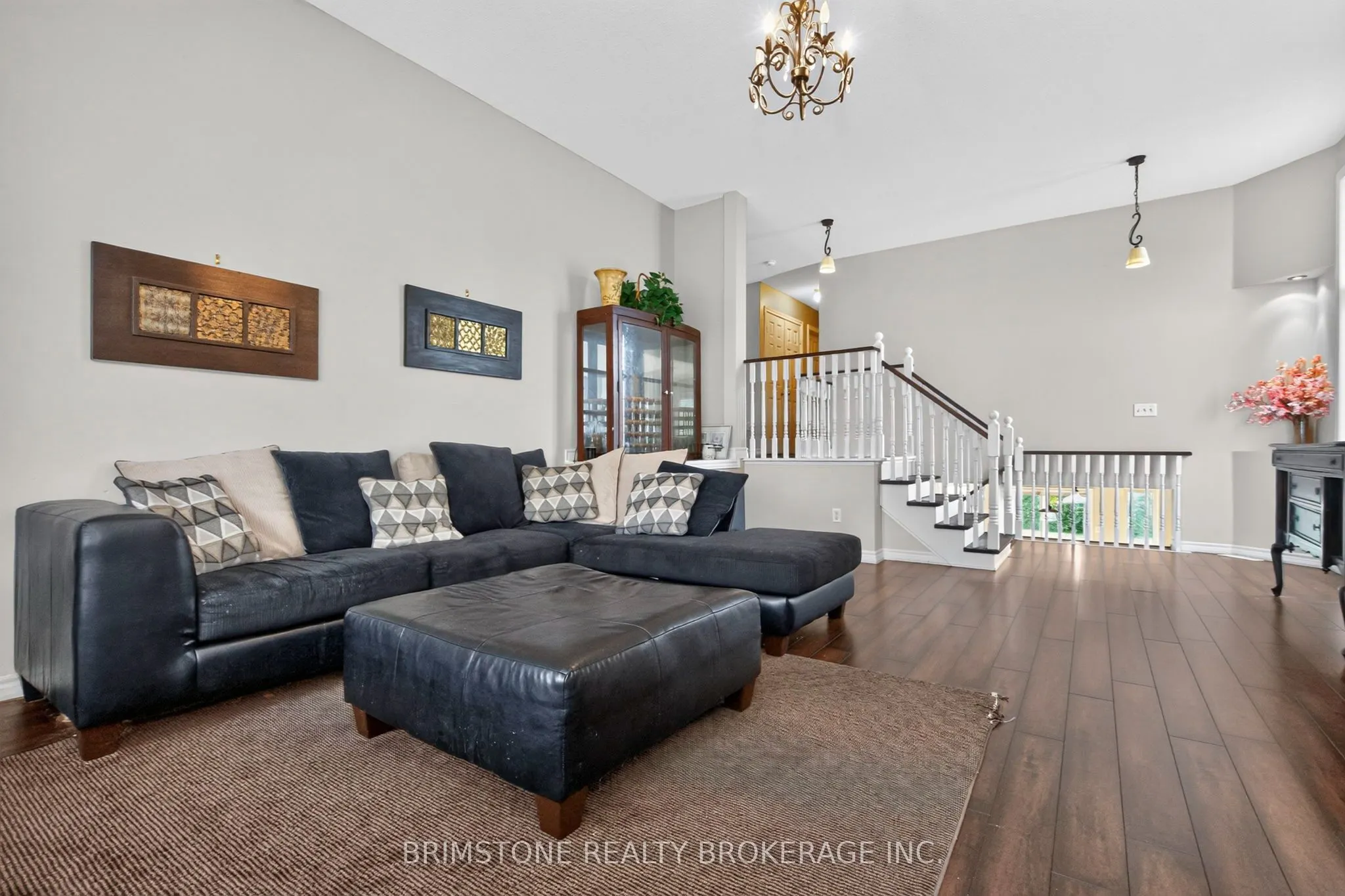 24 Stoneybrook Crescent