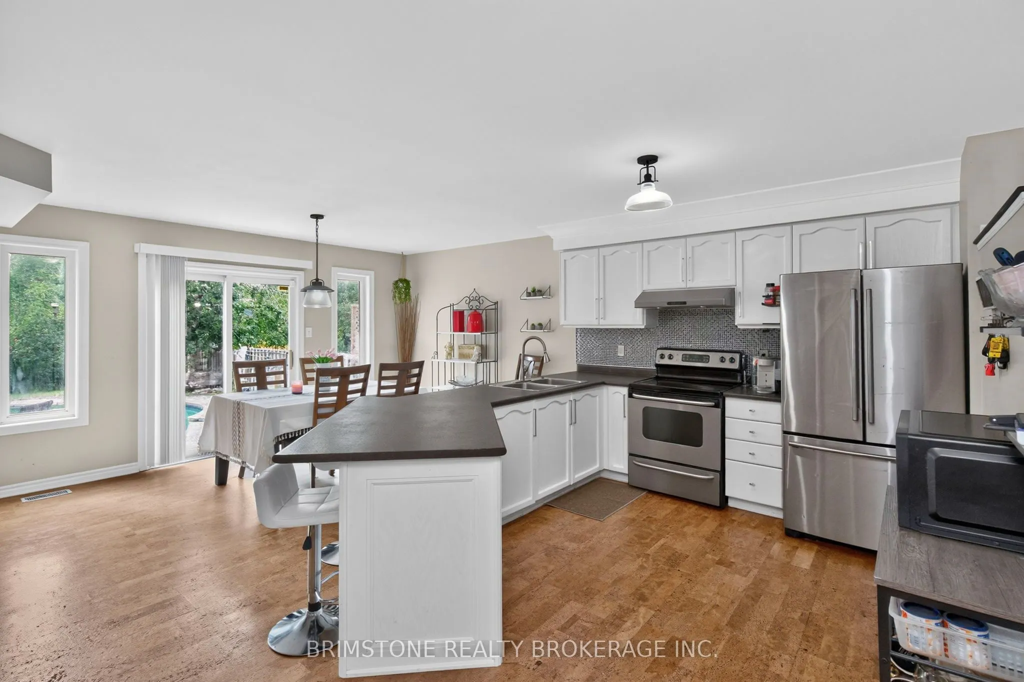24 Stoneybrook Crescent