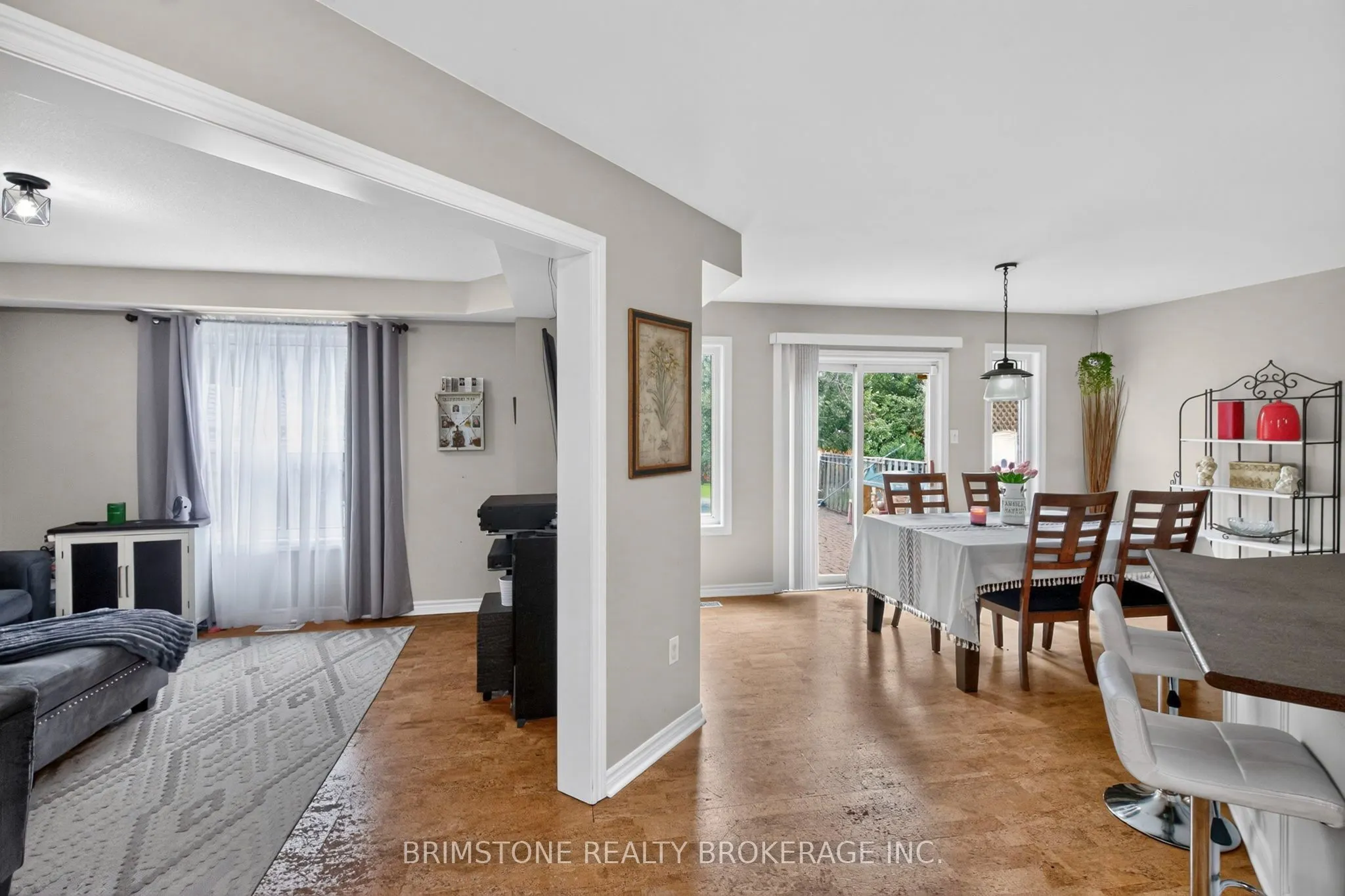 24 Stoneybrook Crescent