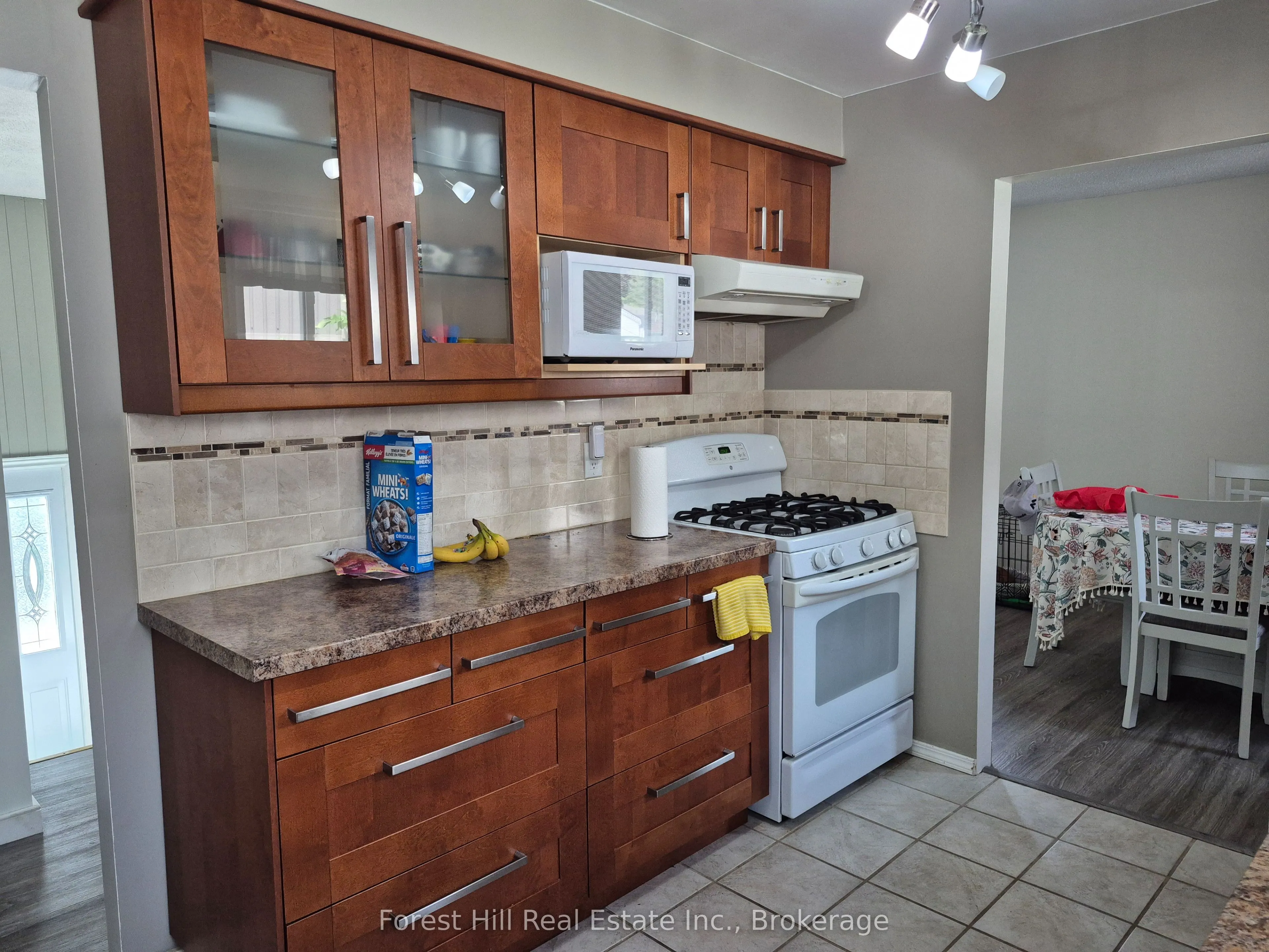 679 Simcoe Avenue W