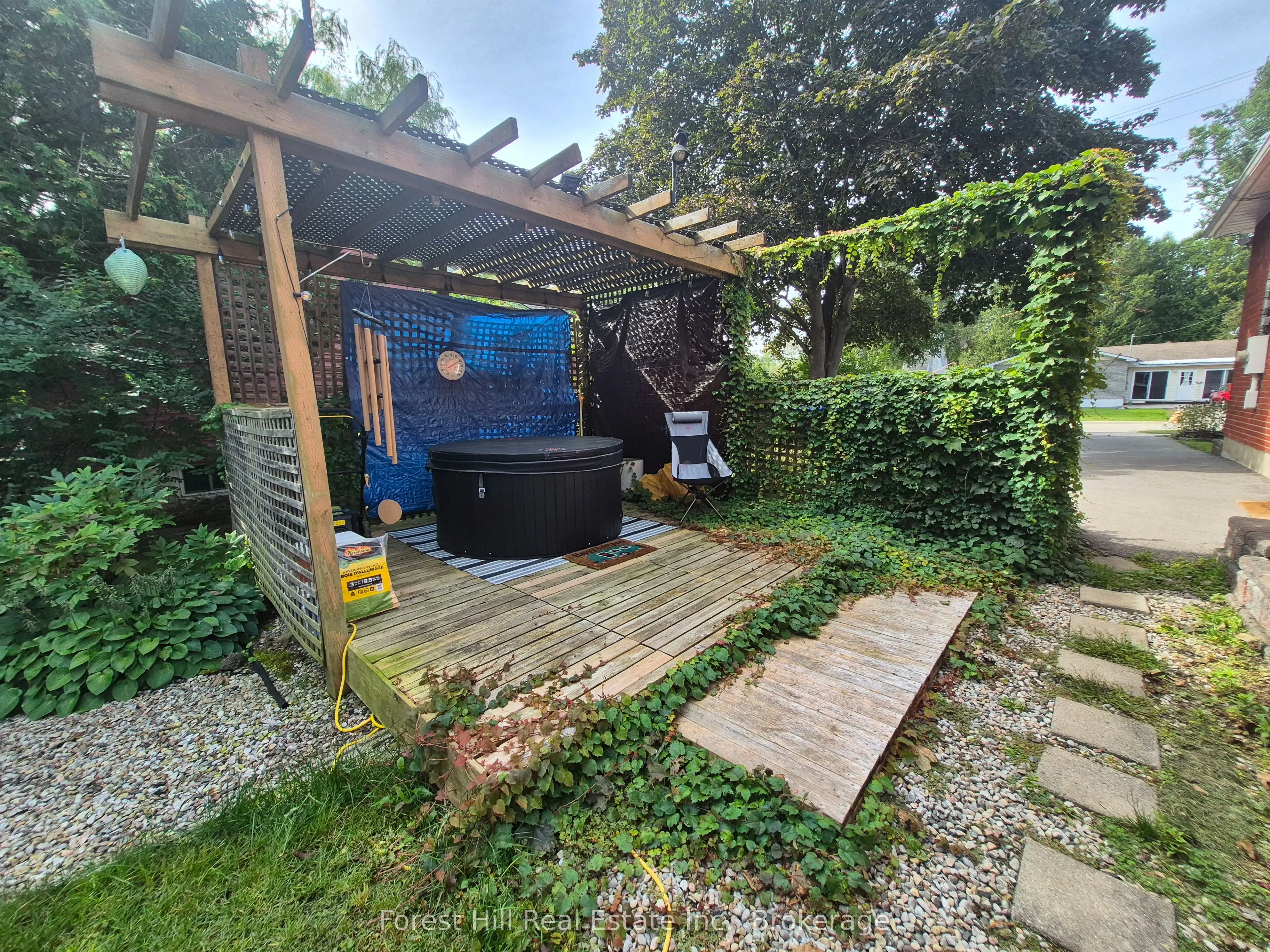 679 Simcoe Avenue W