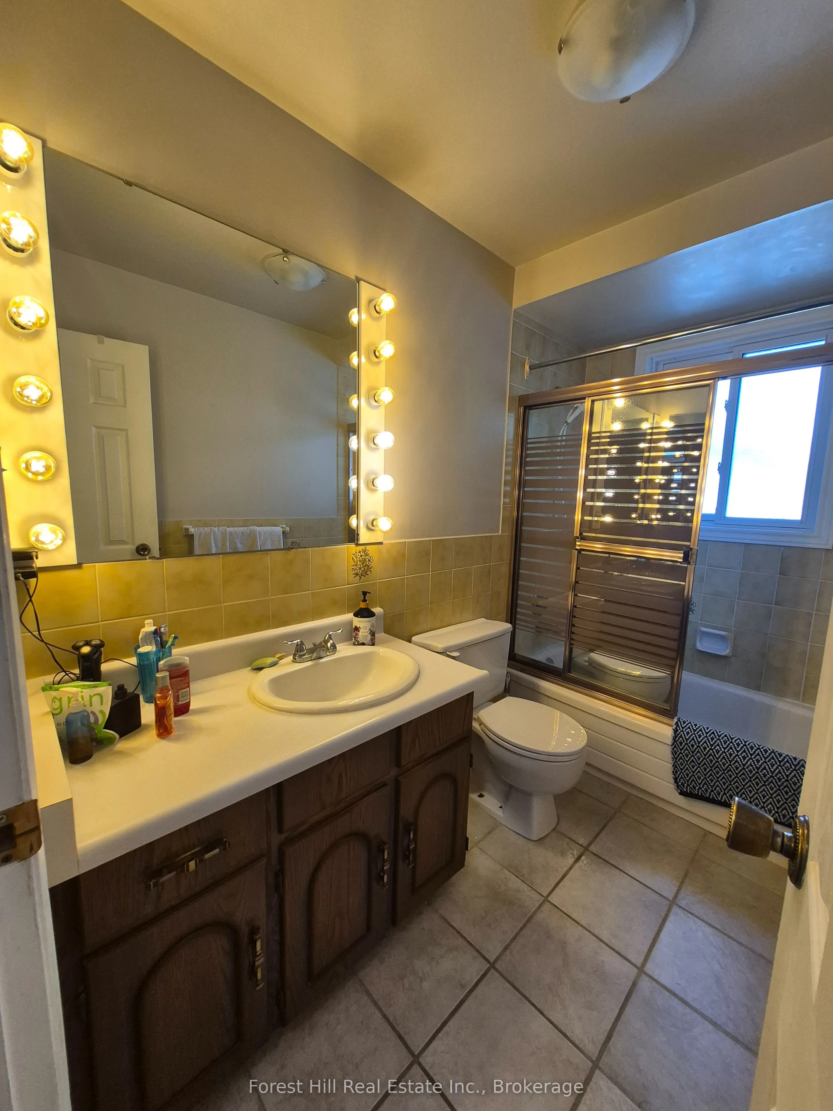 679 Simcoe Avenue W
