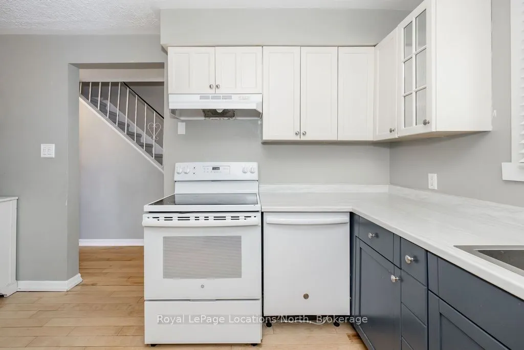 493 ONTARIO Street #8