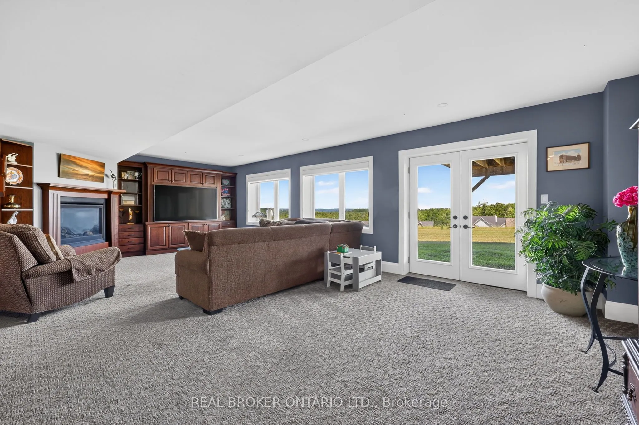 29 Thoroughbred Drive