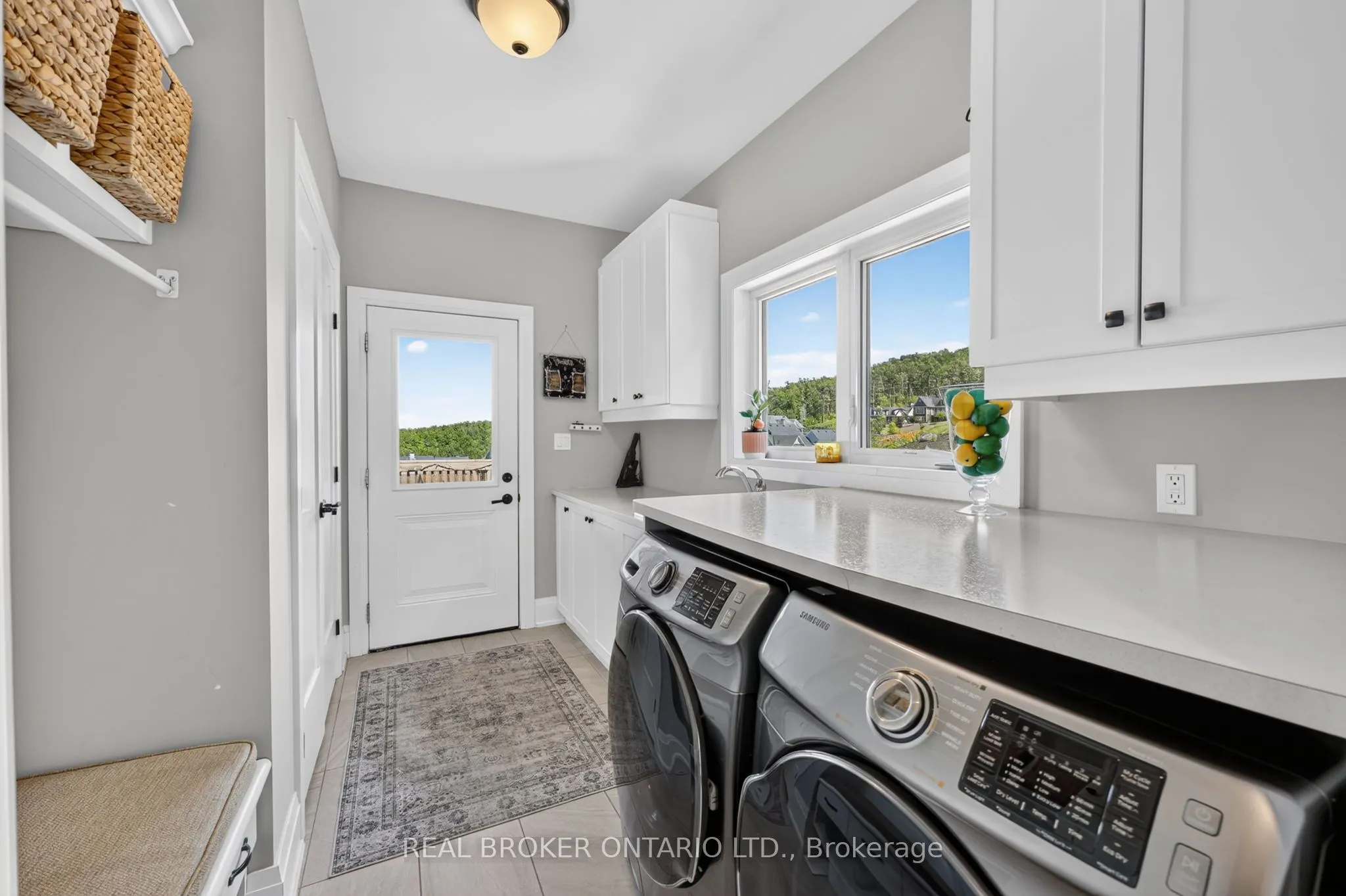 29 Thoroughbred Drive