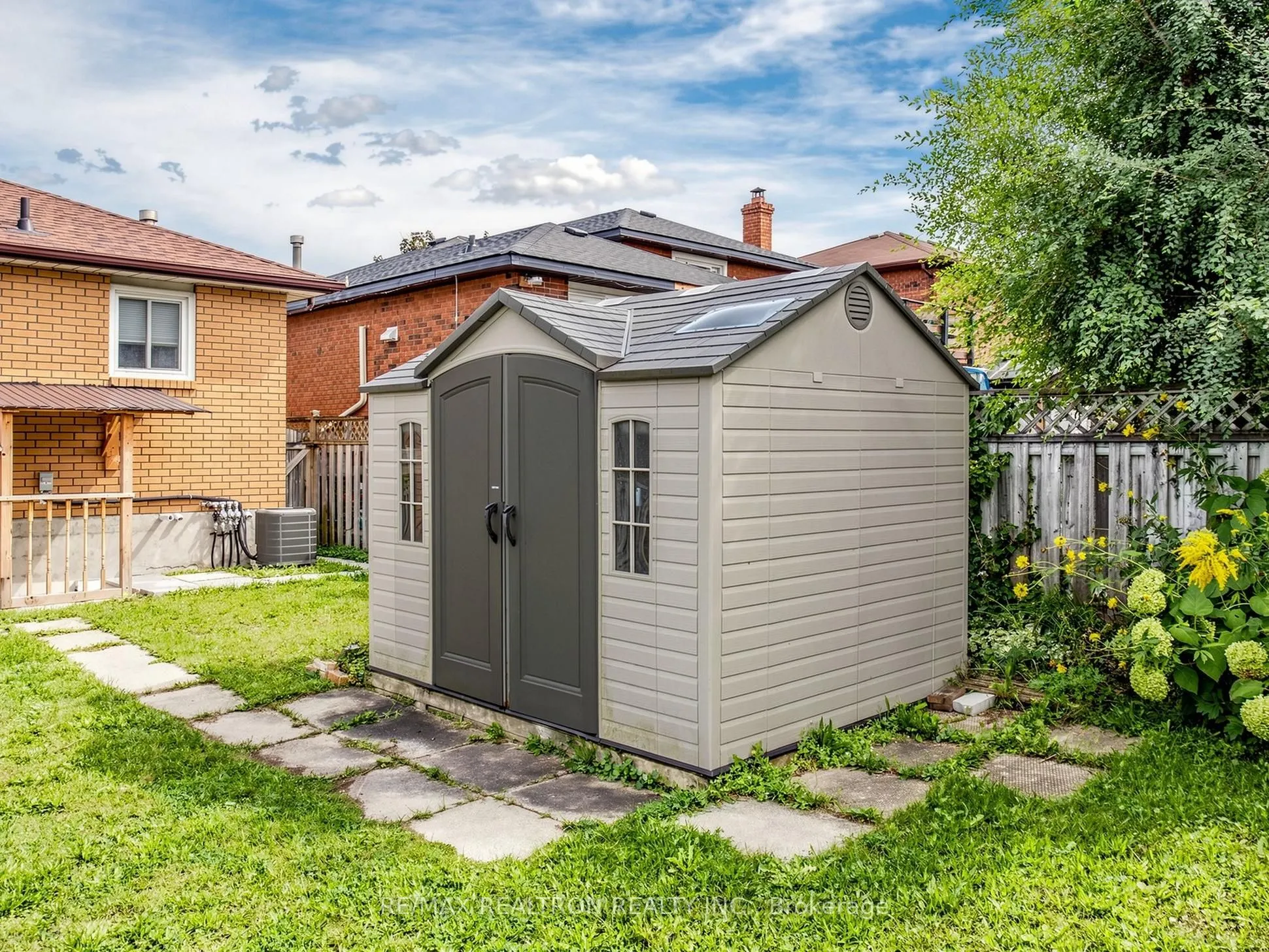 101 Chieftain Crescent