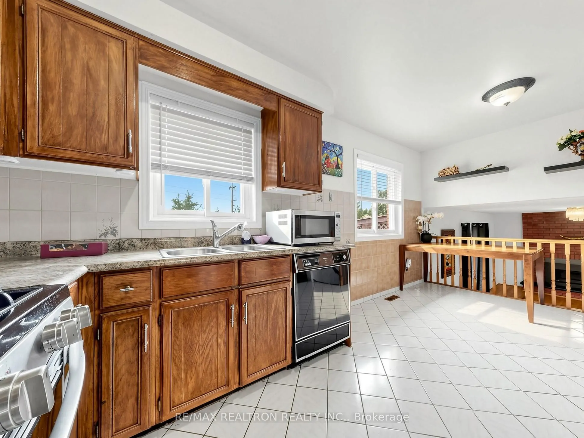 101 Chieftain Crescent