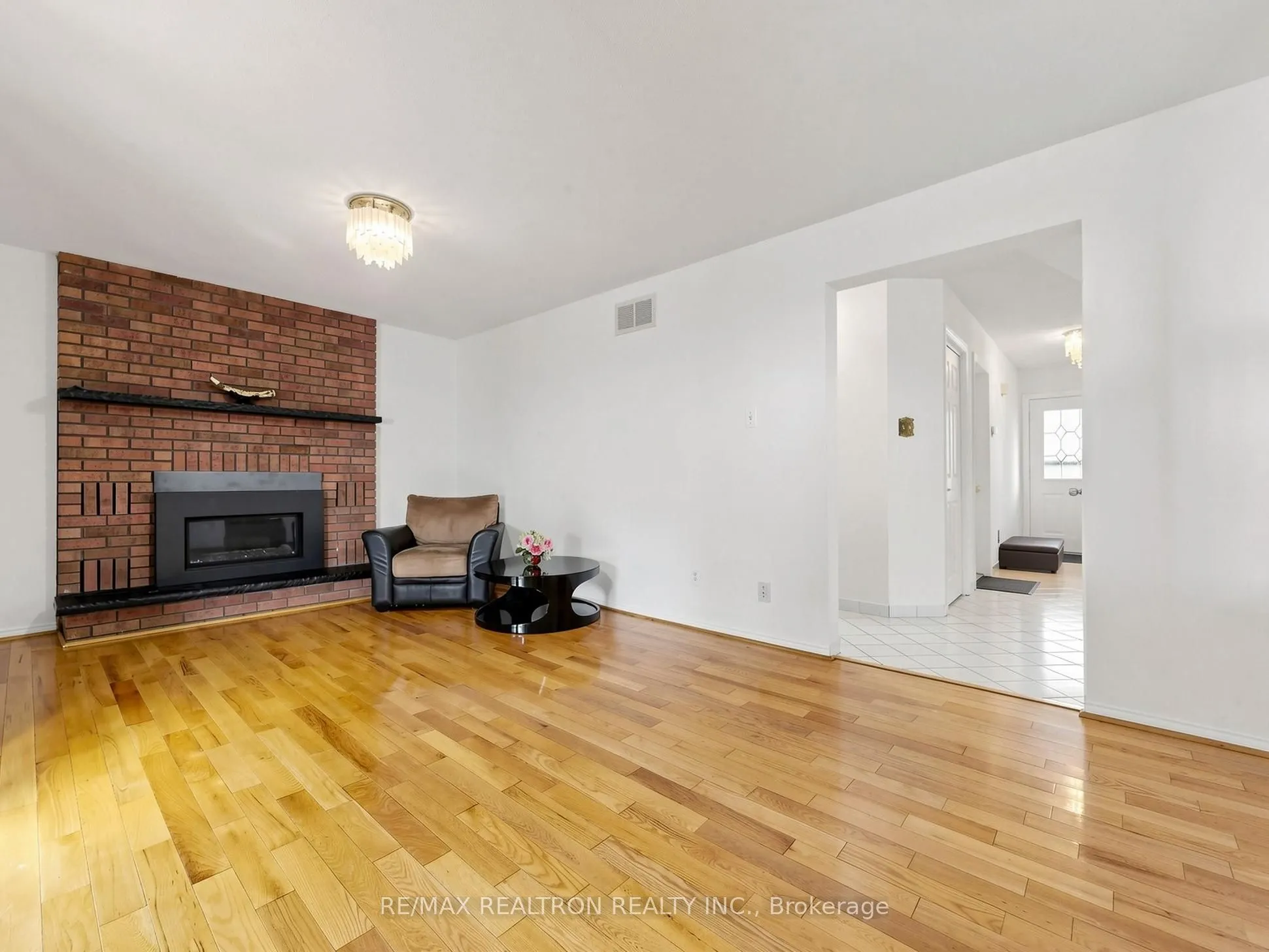 101 Chieftain Crescent