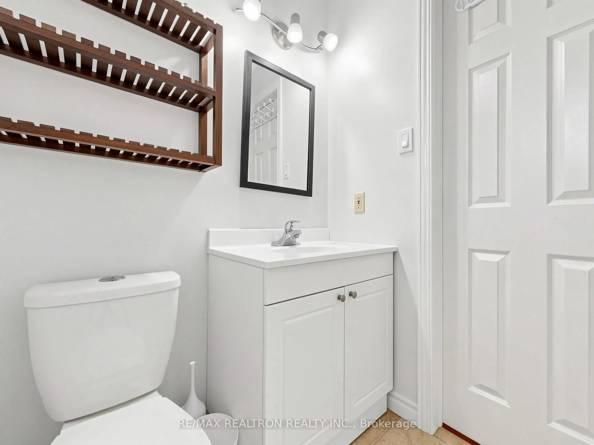 101 Chieftain Crescent