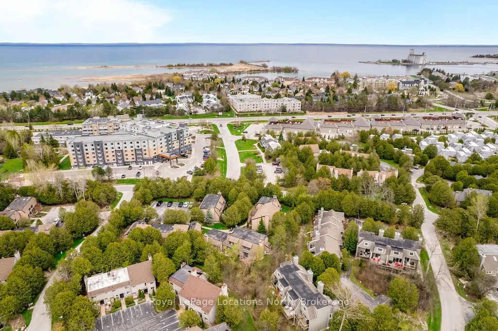 112 Escarpment Crescent #12