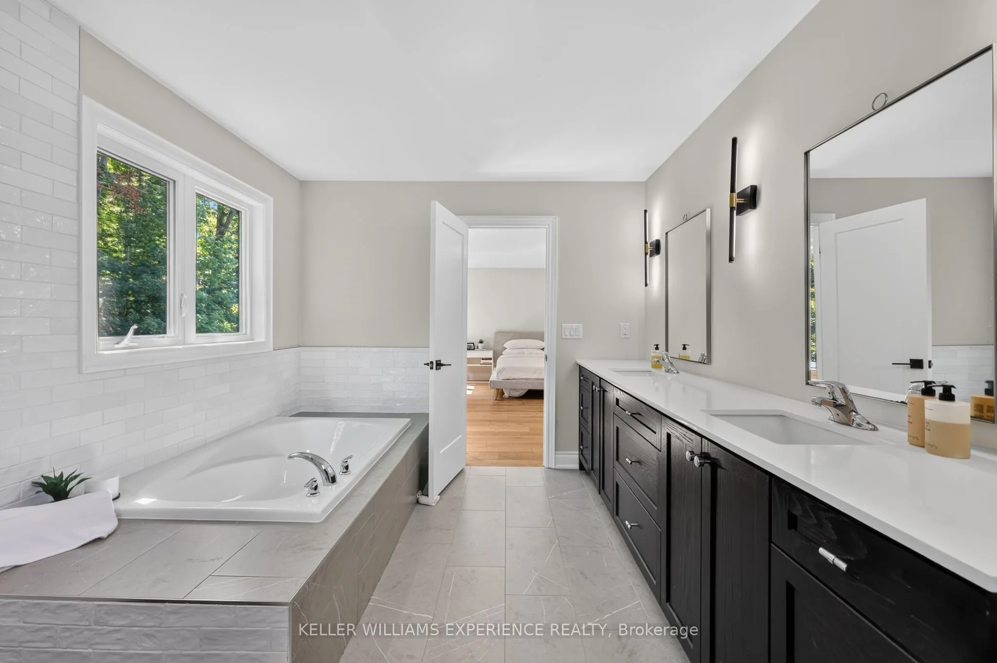 25 Atlantis Drive