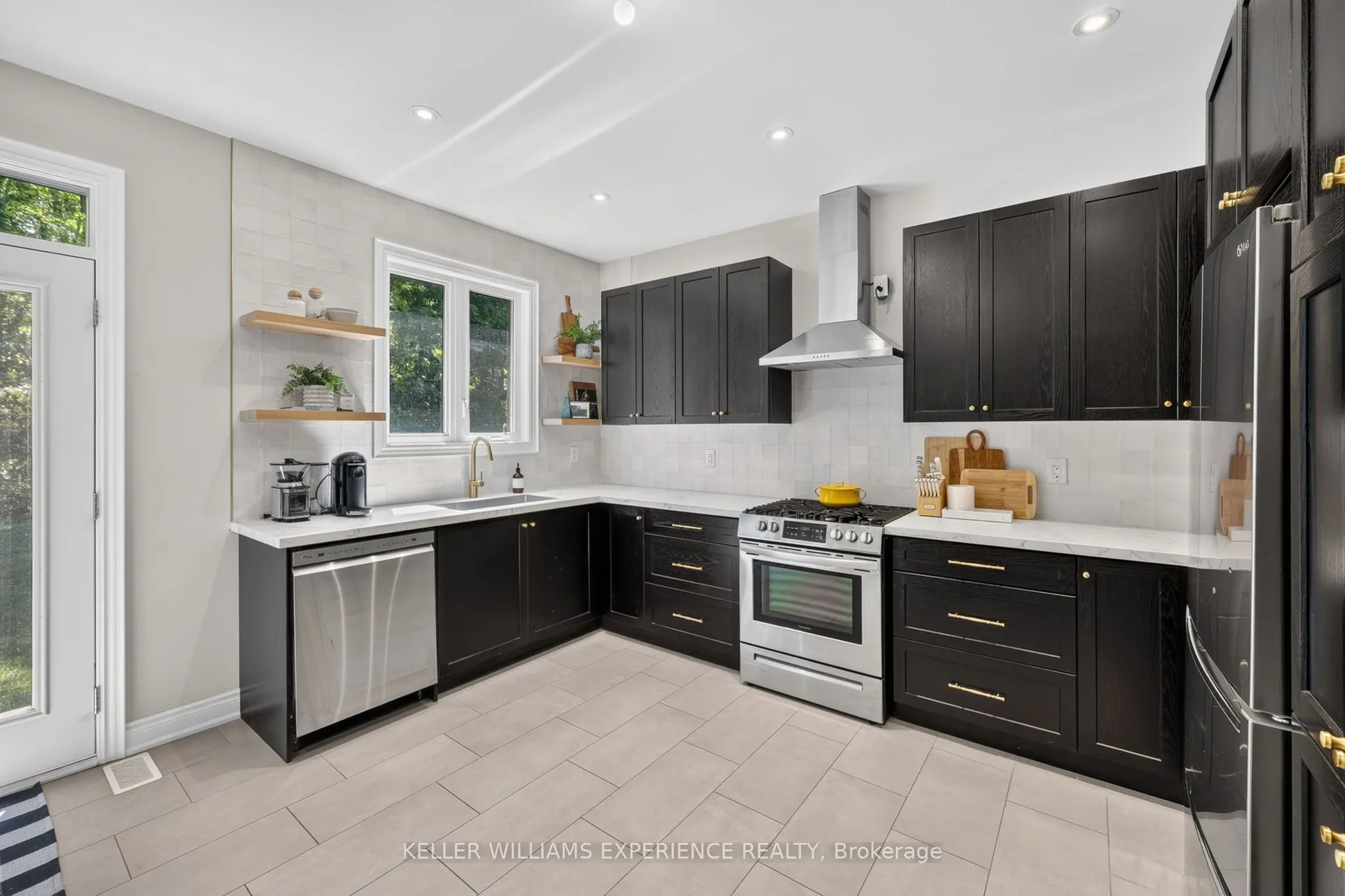 25 Atlantis Drive