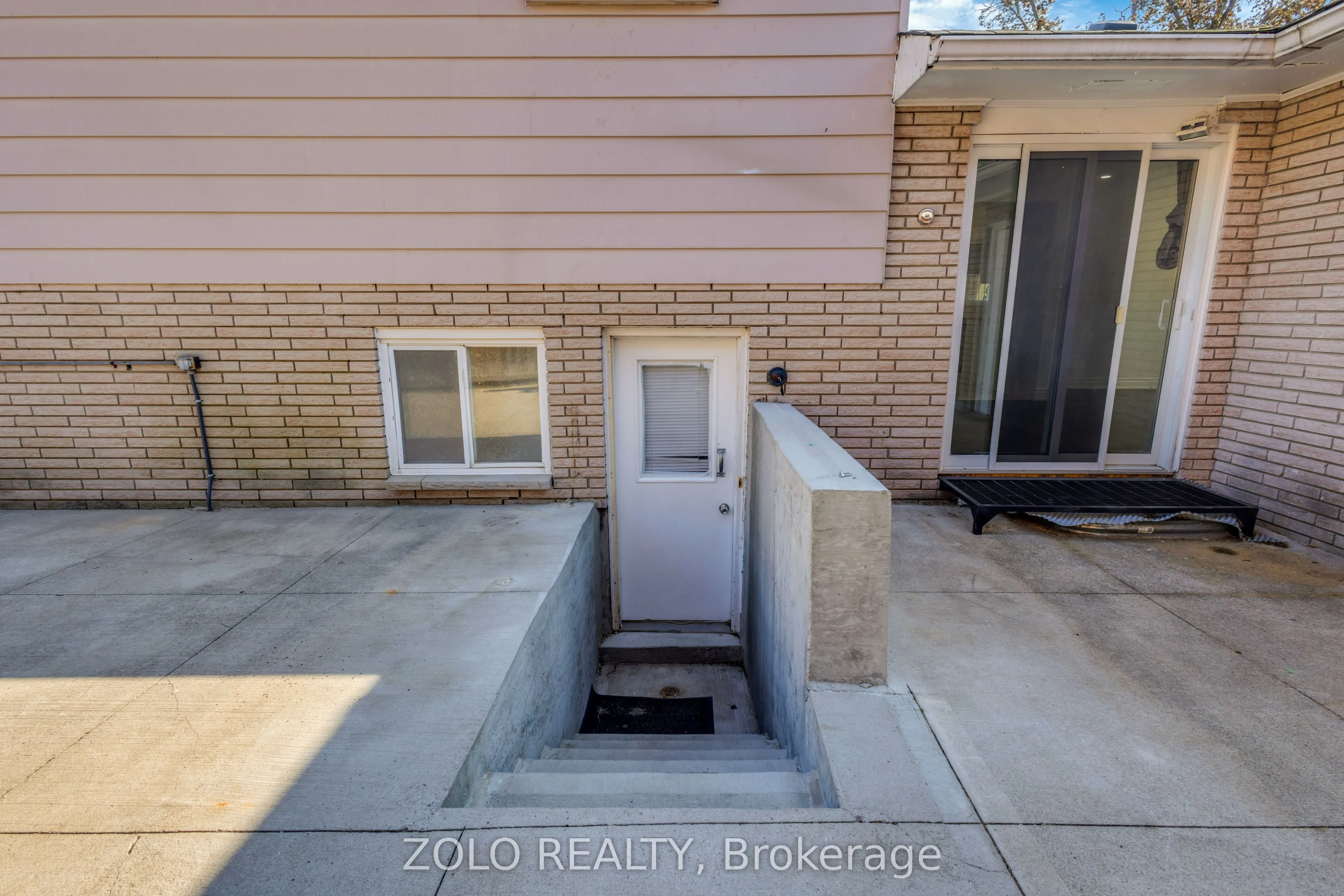 43 Davies Crescent