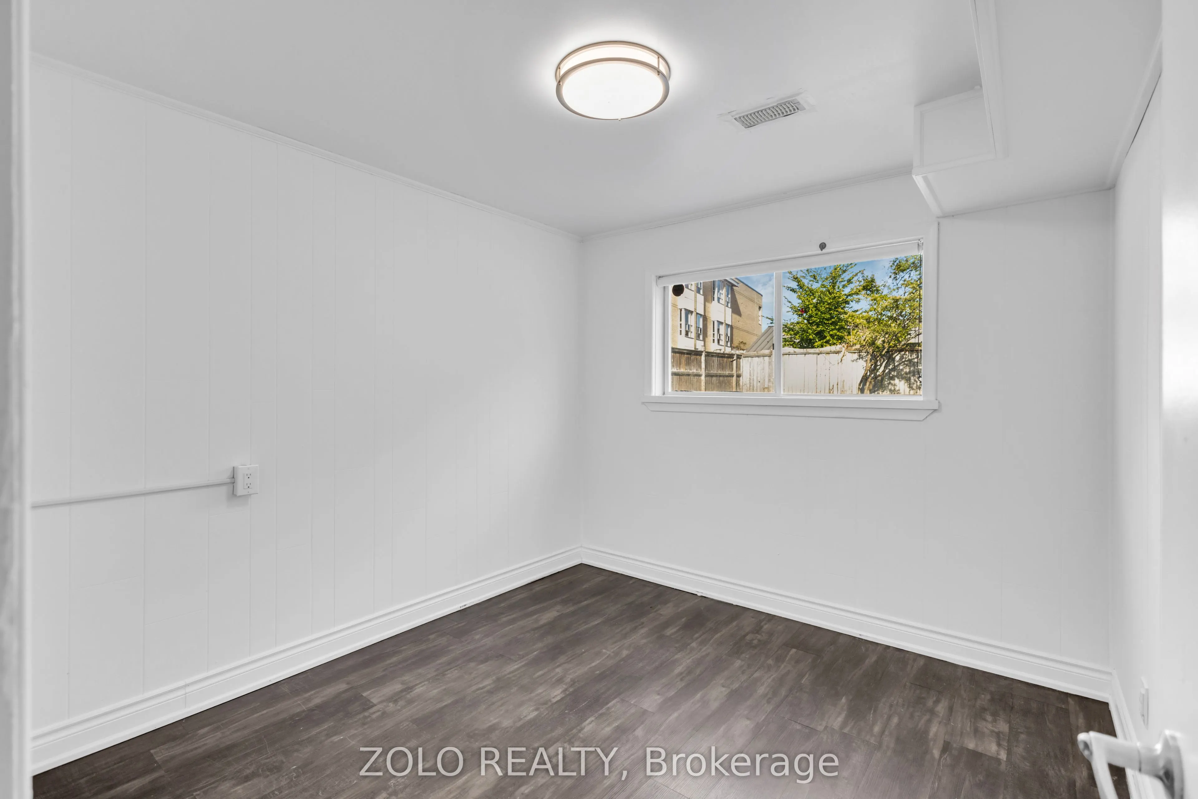 43 Davies Crescent