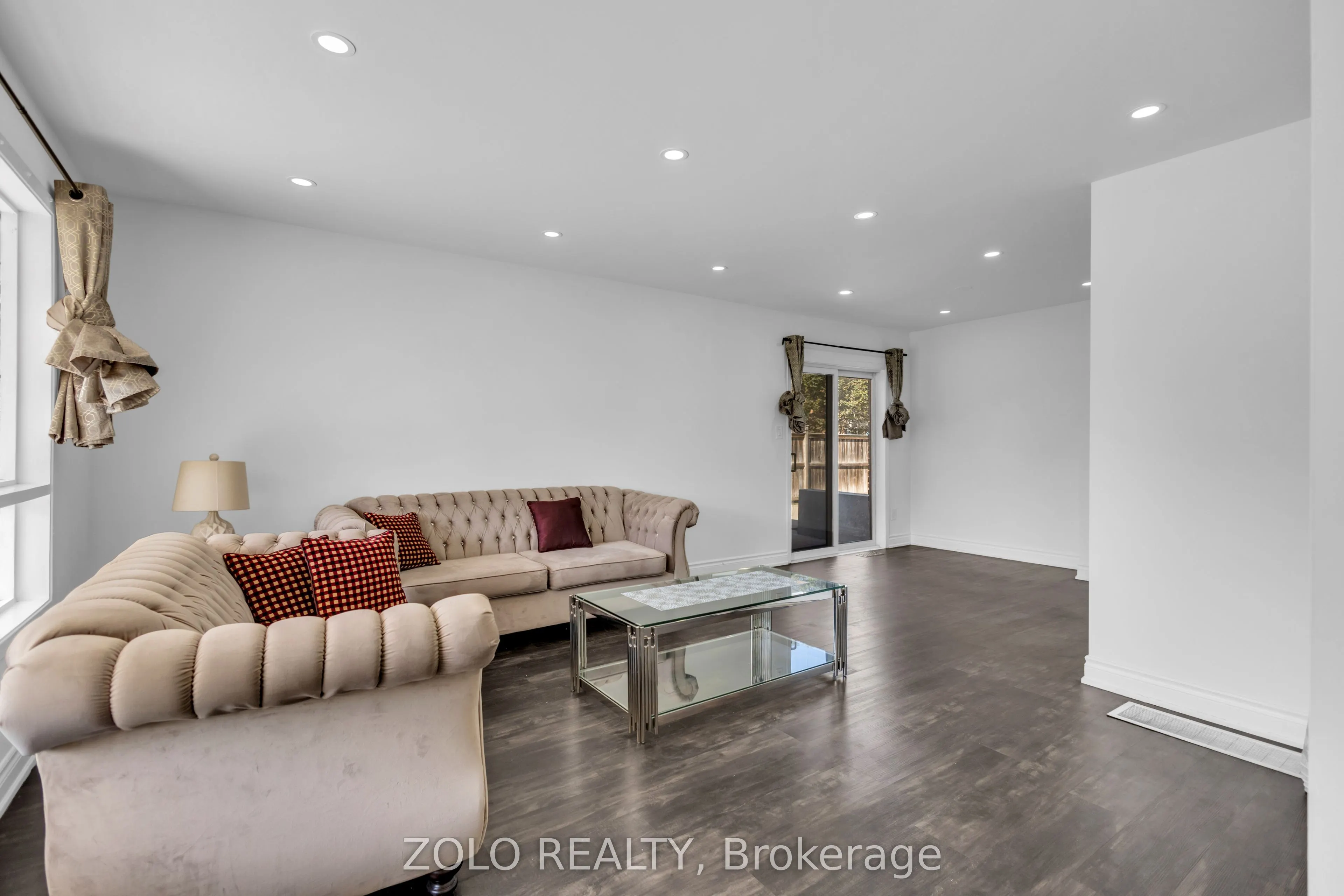 43 Davies Crescent