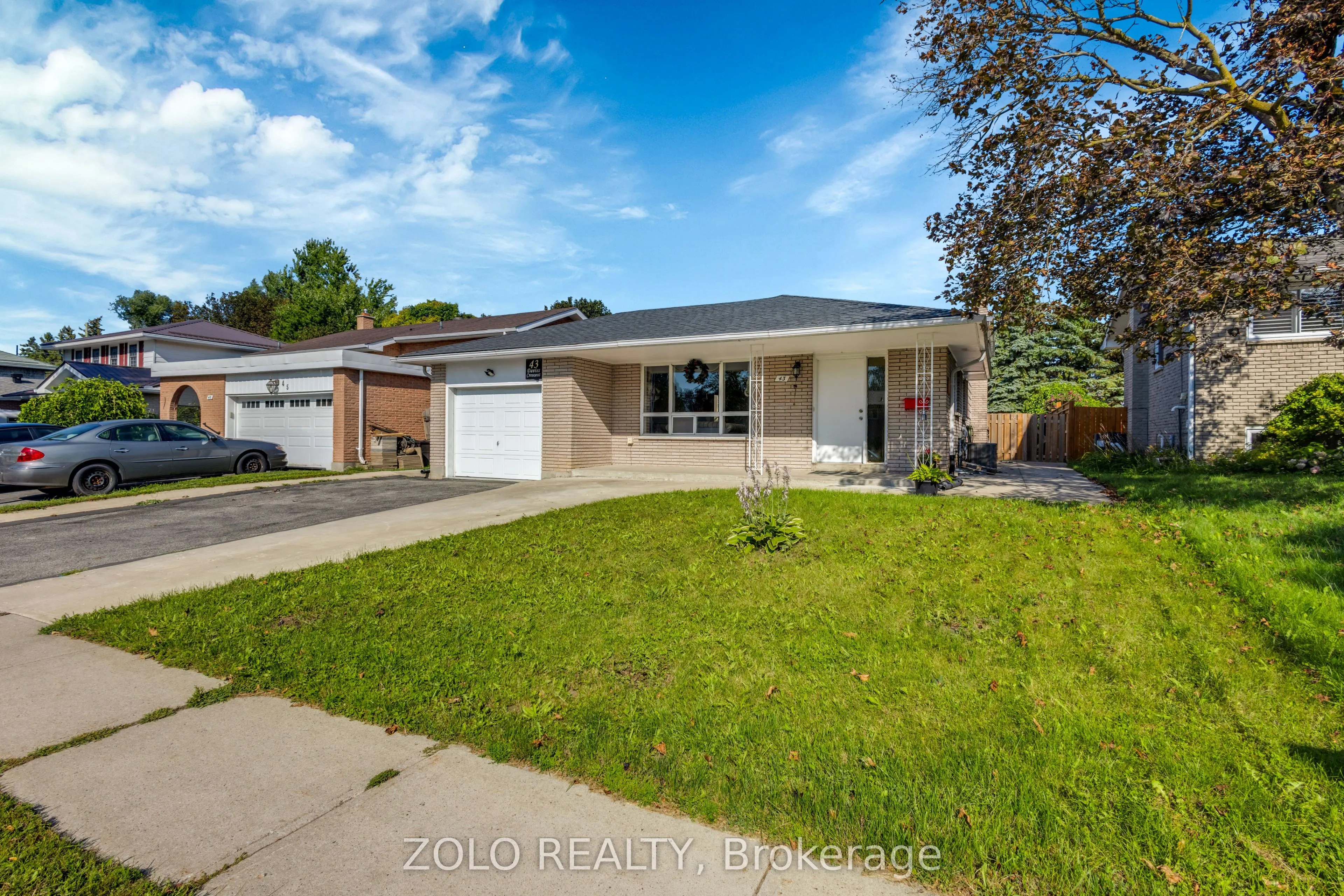 43 Davies Crescent