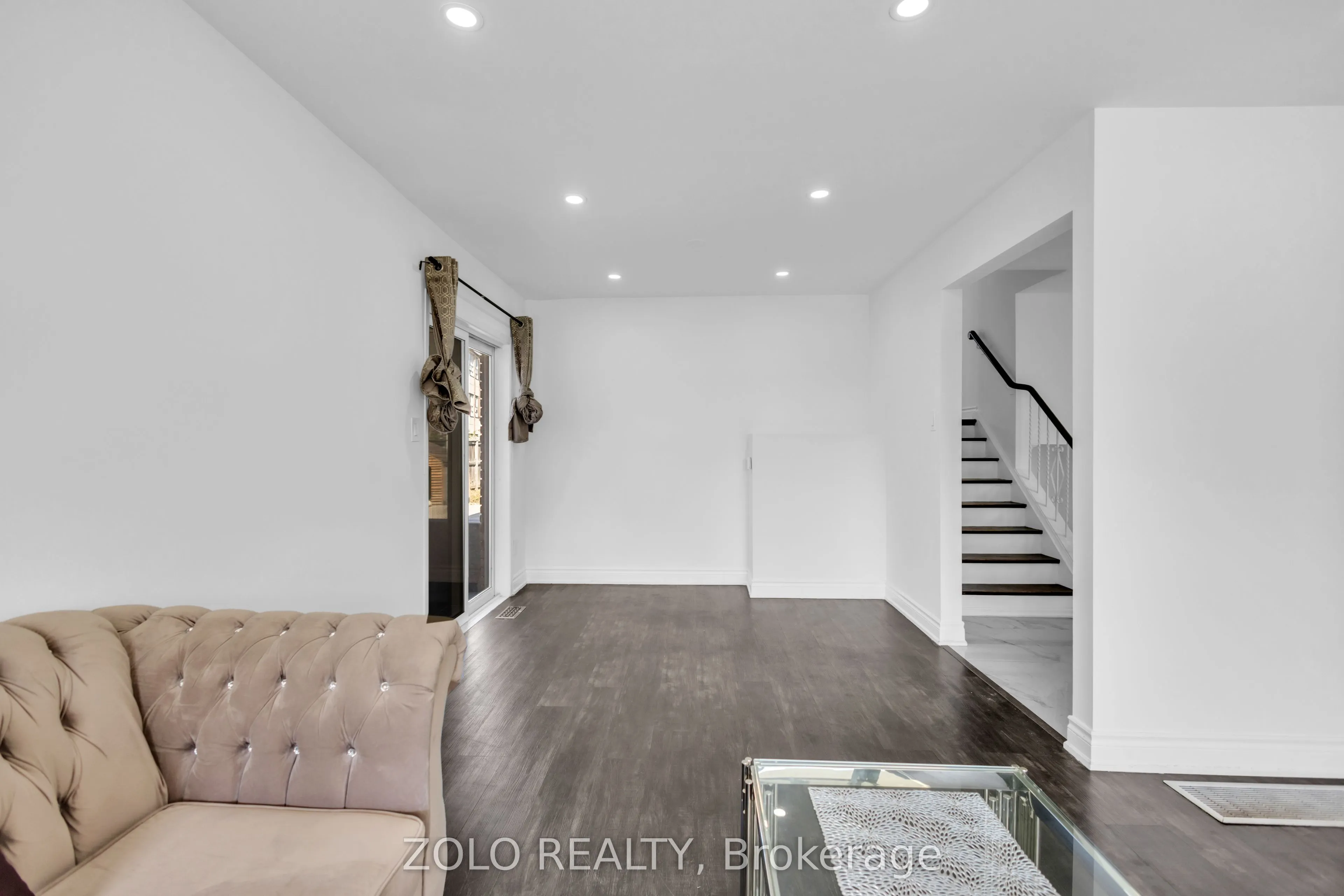 43 Davies Crescent