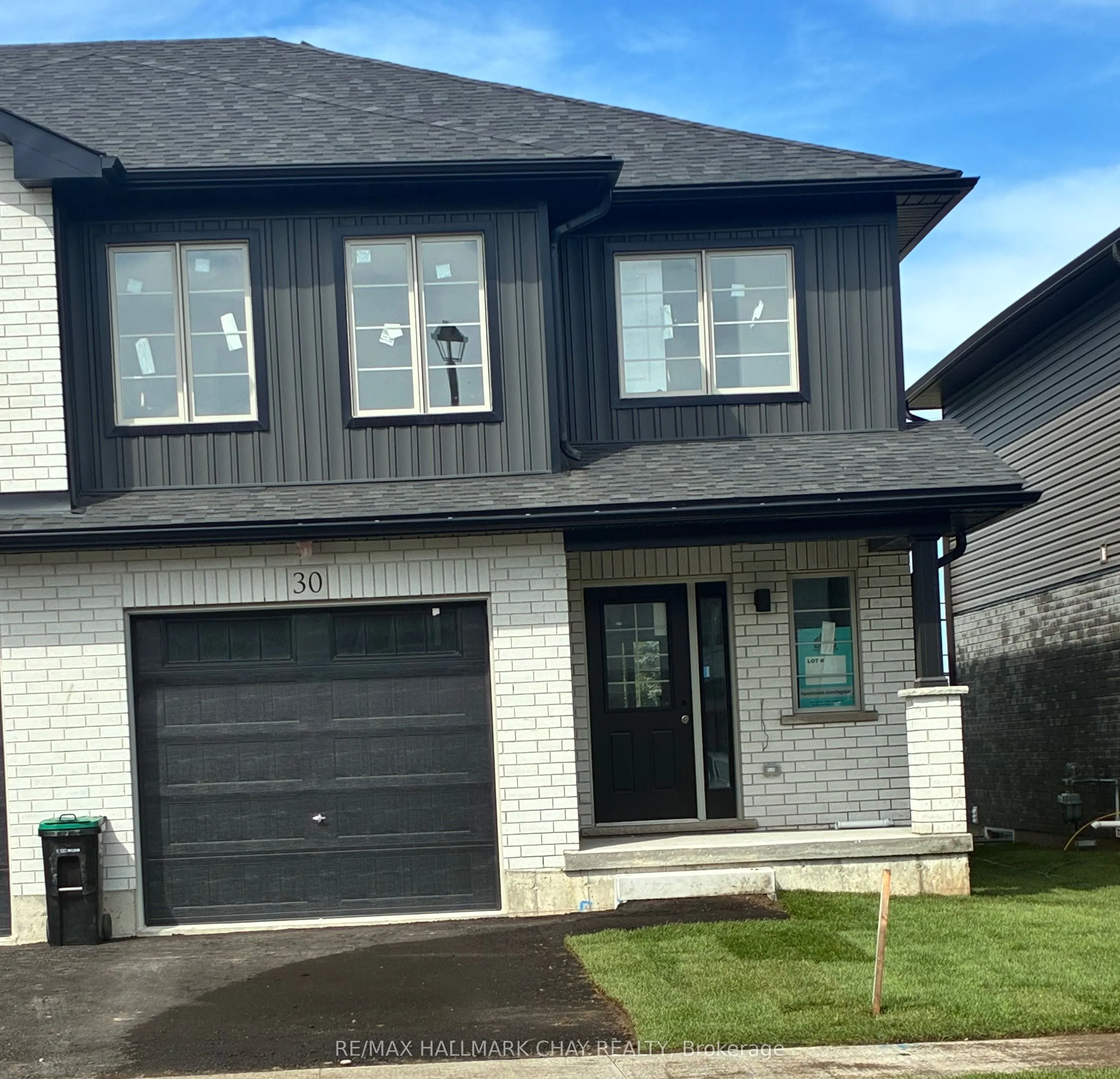 30 Strath Crescent