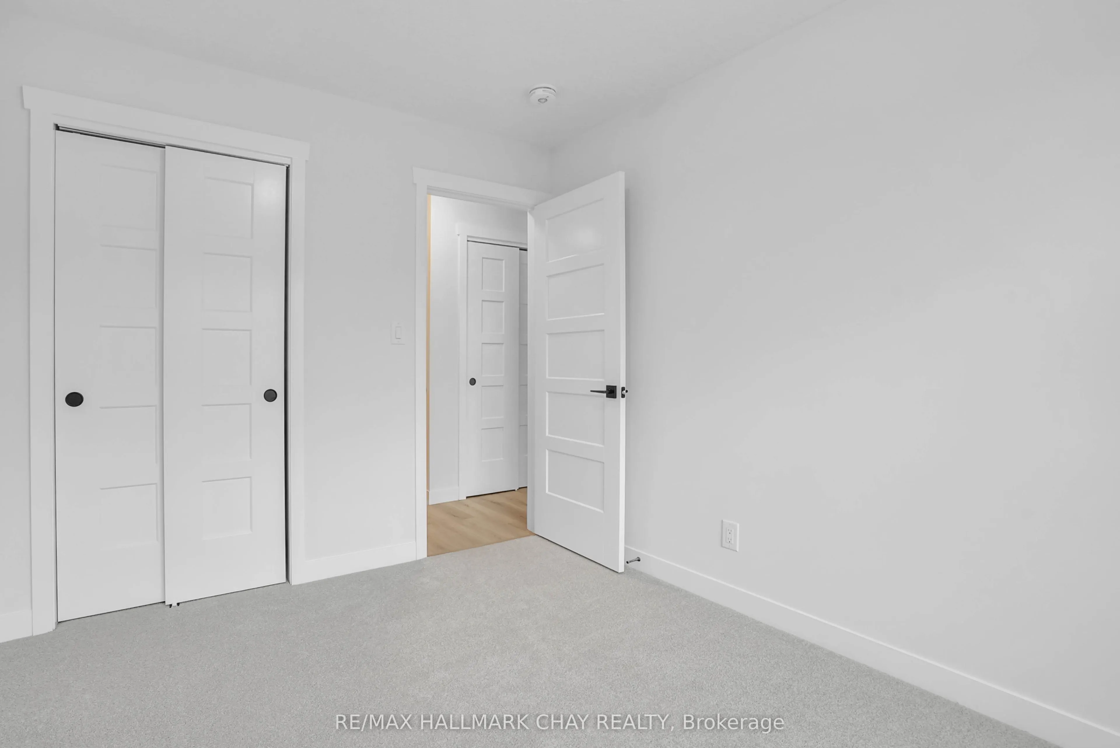 34 Strath Crescent