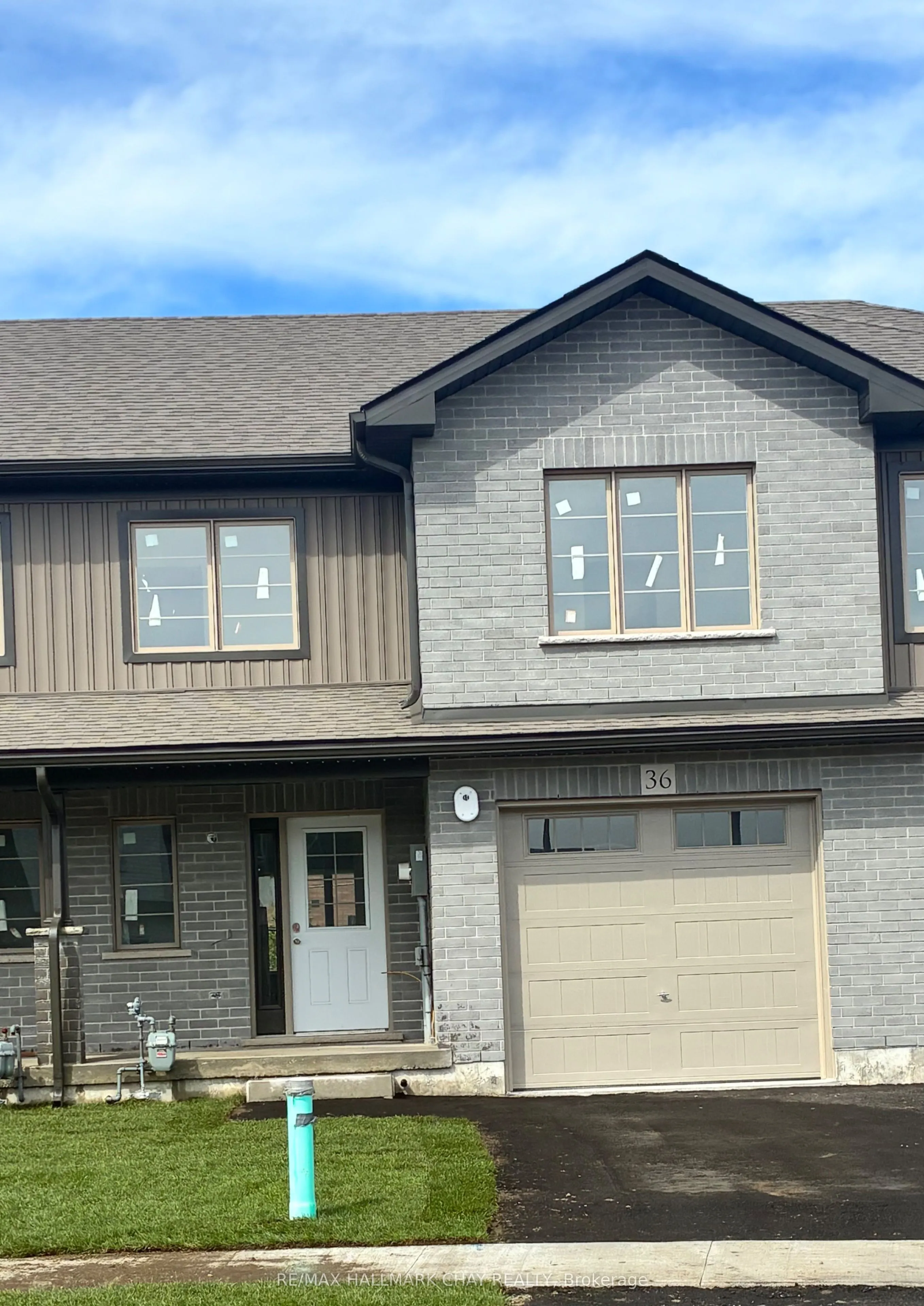 36 Strath Crescent