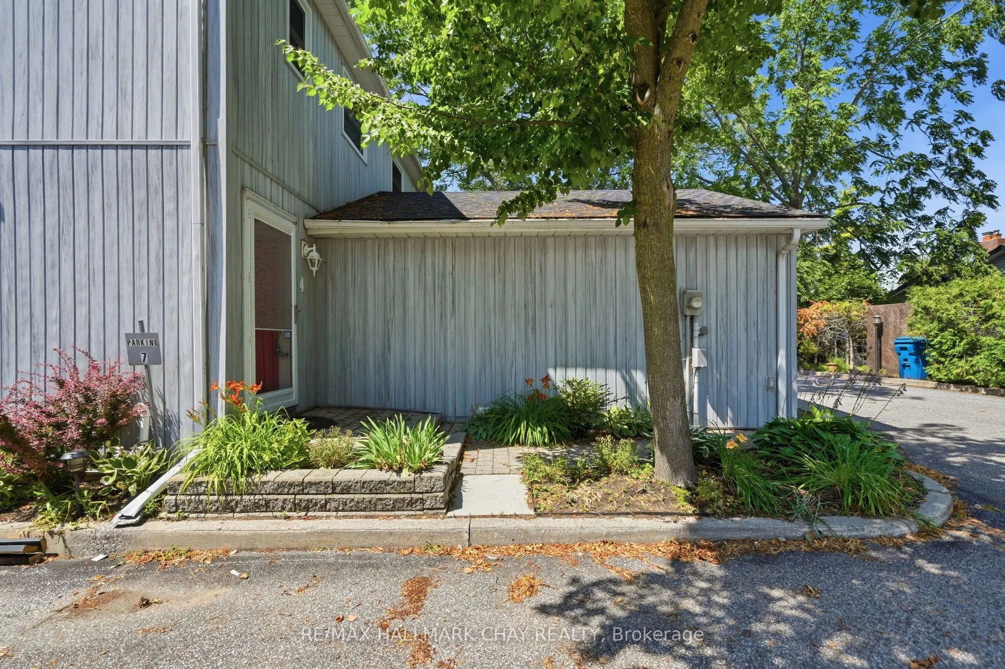 1 Olive Crescent #4