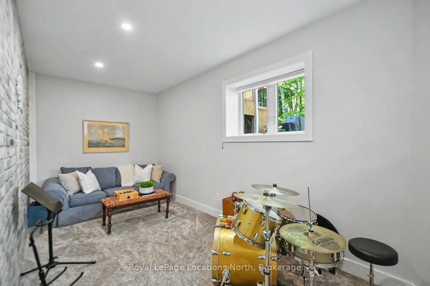 64 49th Street N