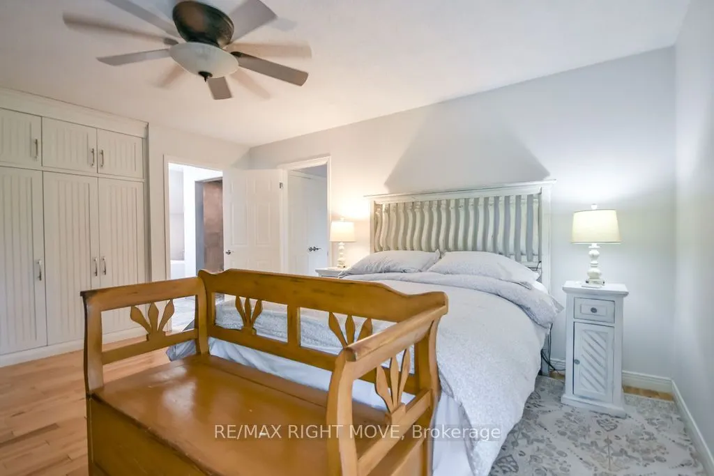 2640 WESTSHORE Crescent