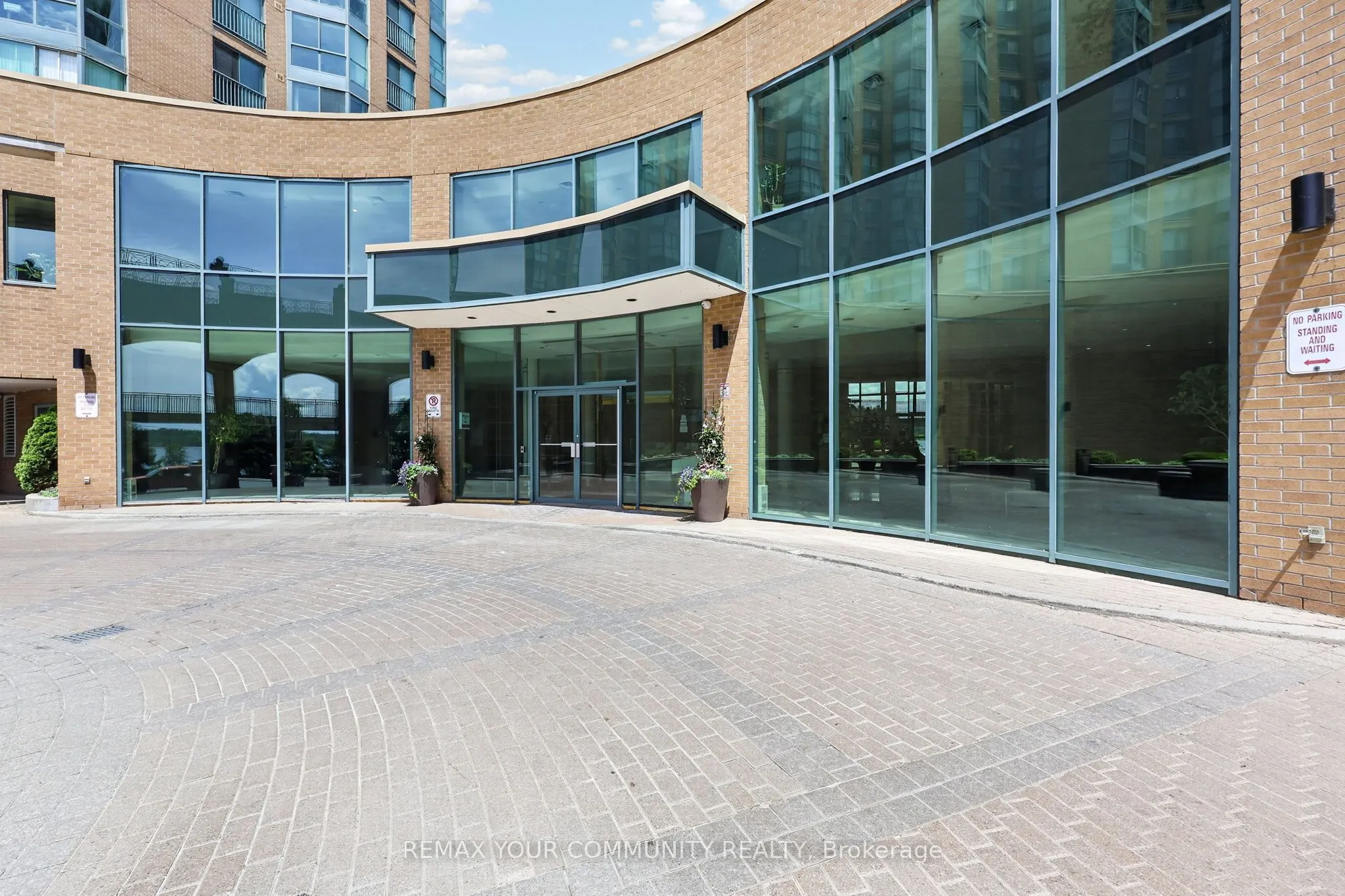 140 Dunlop Street E #1409