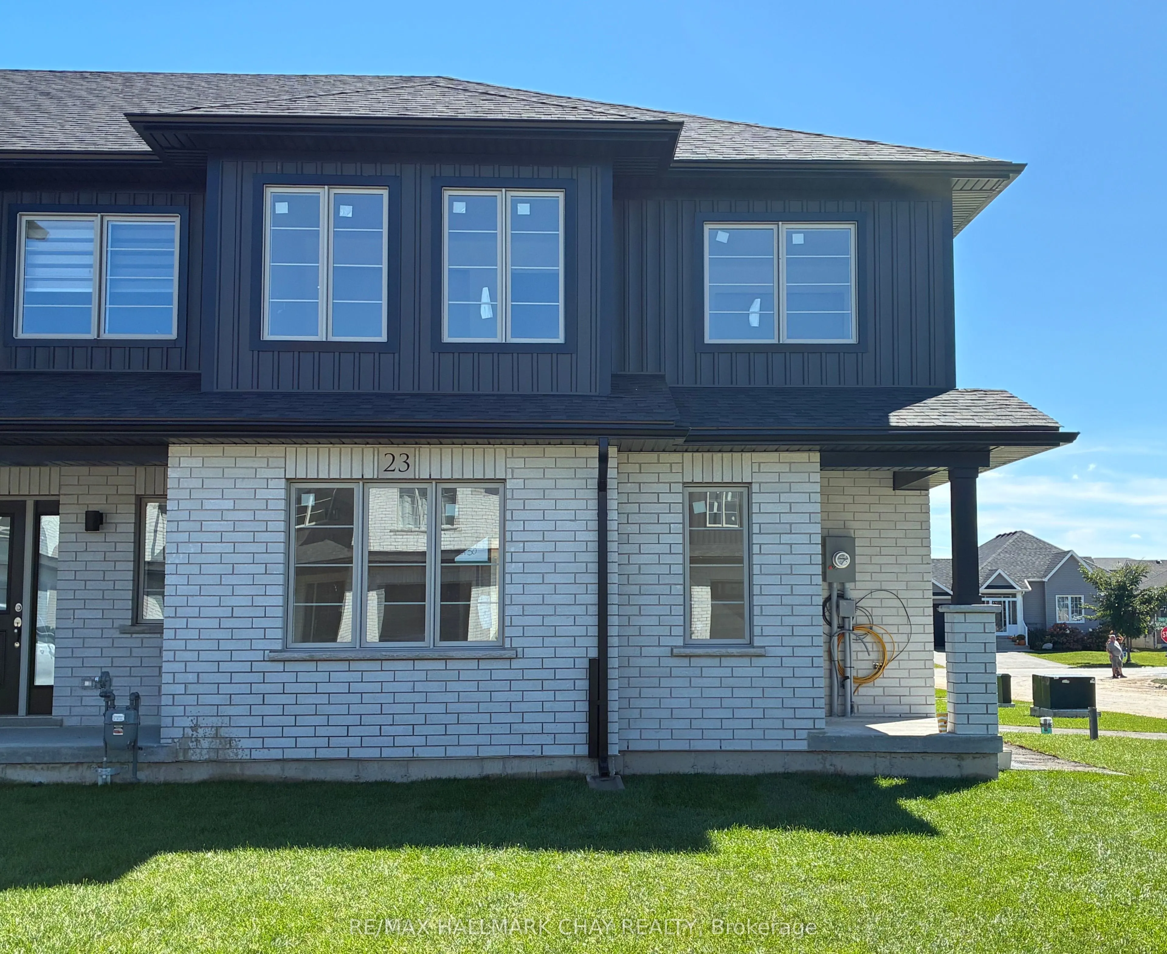 23 Strath Crescent