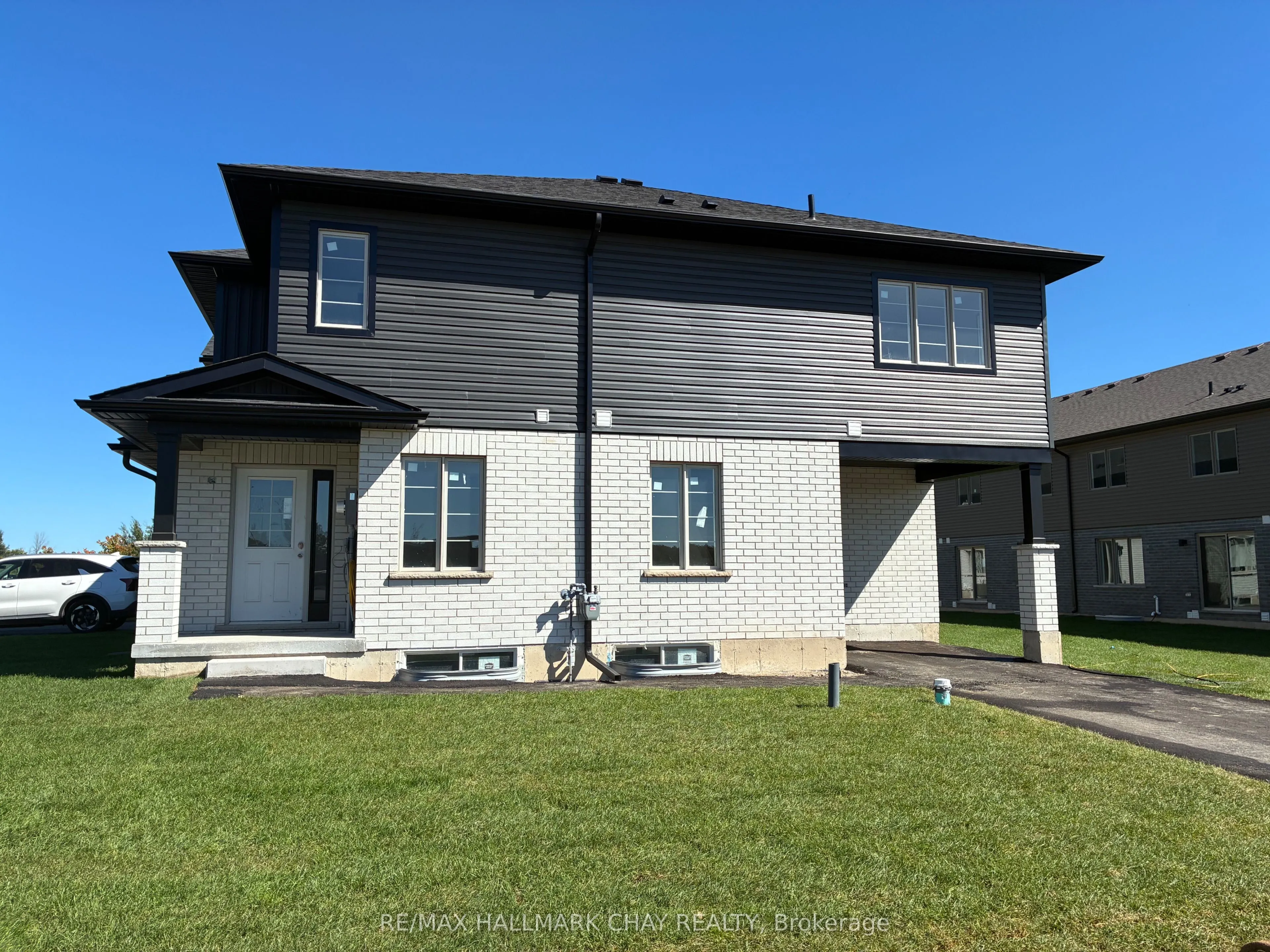 23 Strath Crescent