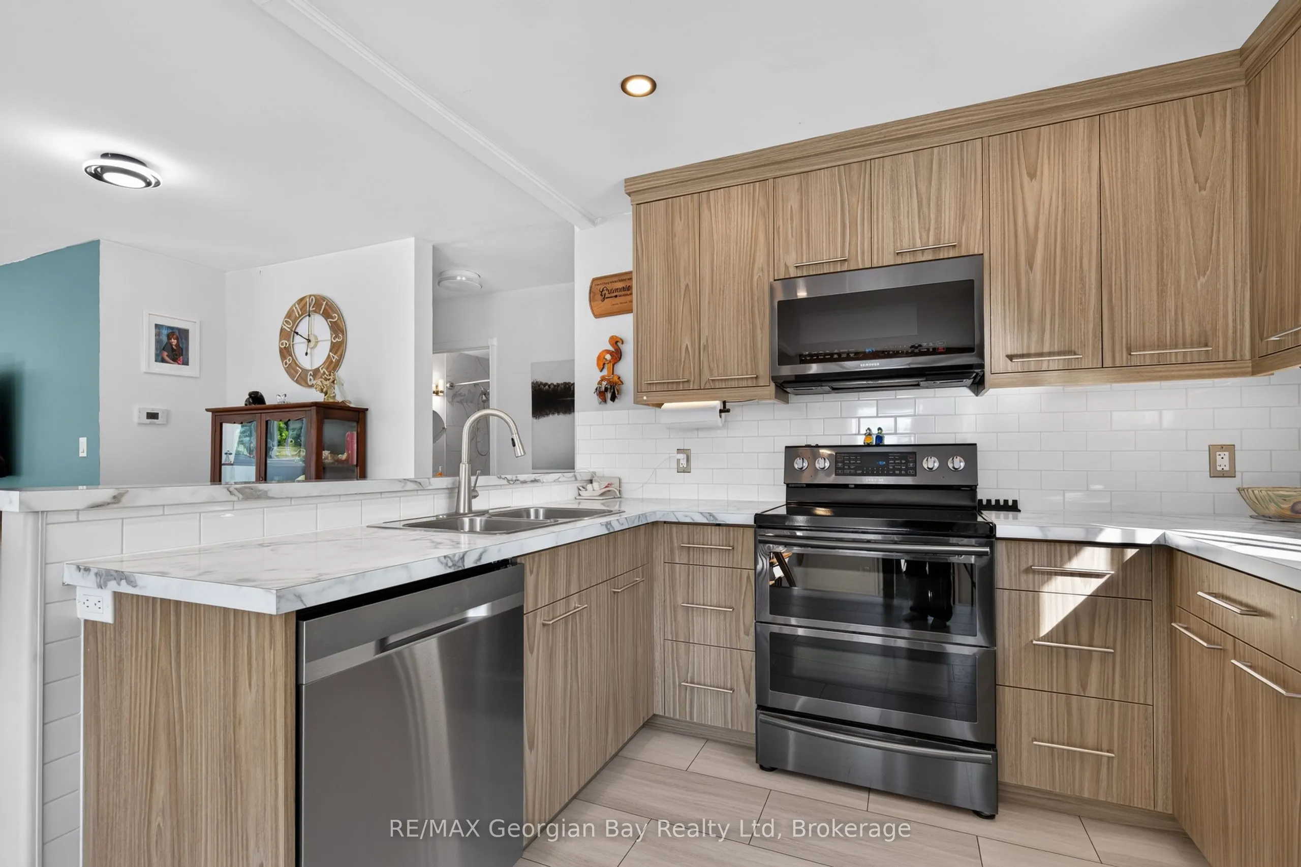 898 Yonge Street