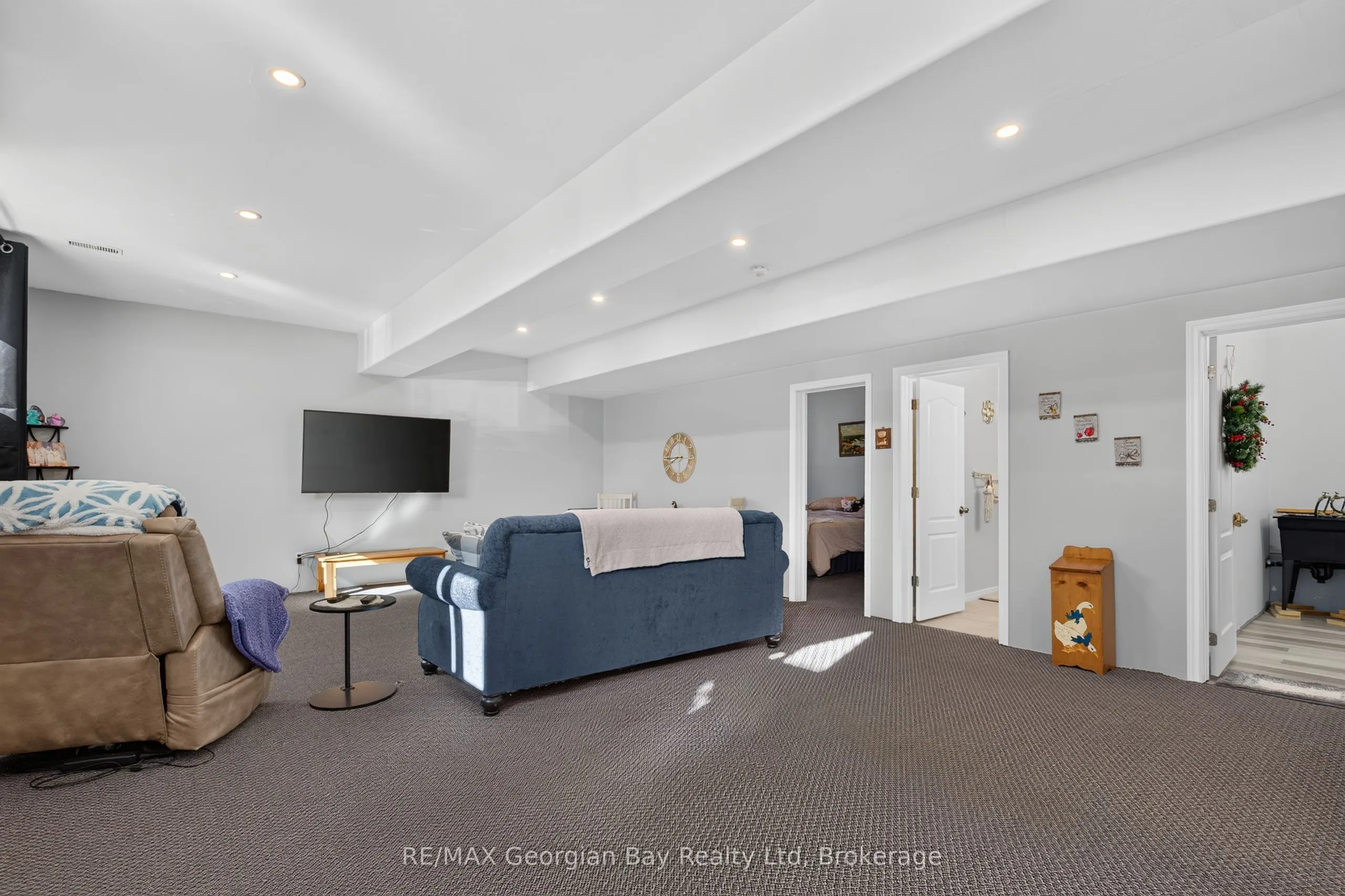 898 Yonge Street