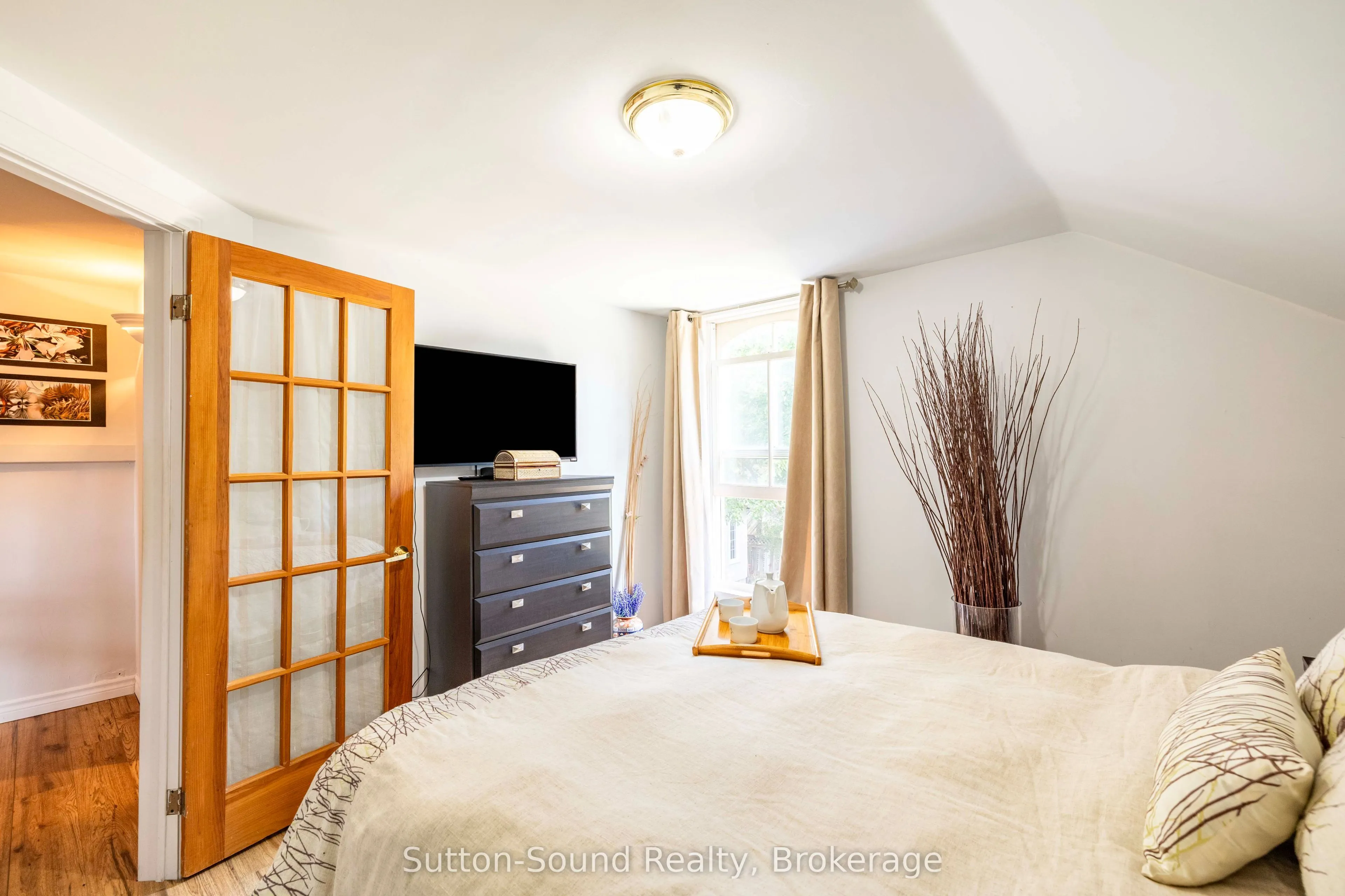 307 Fourth Street W