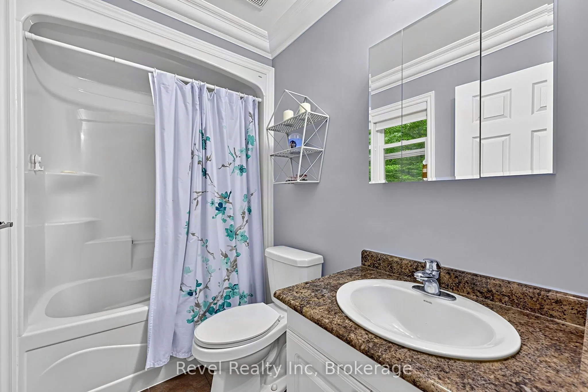 117 Desroches Trail