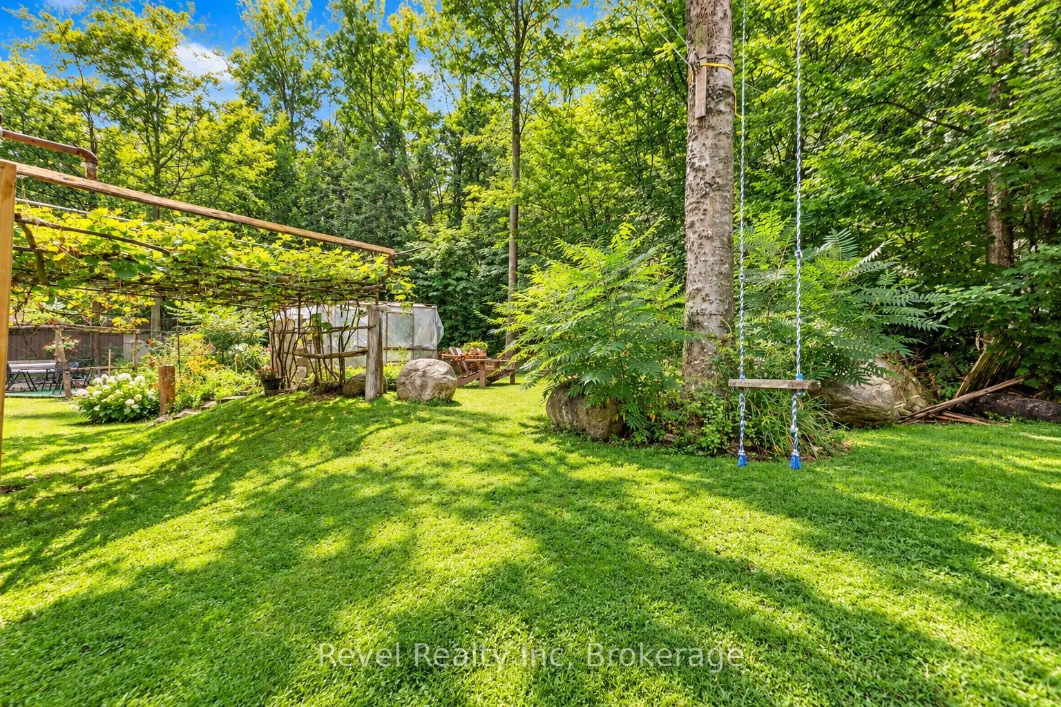 117 Desroches Trail