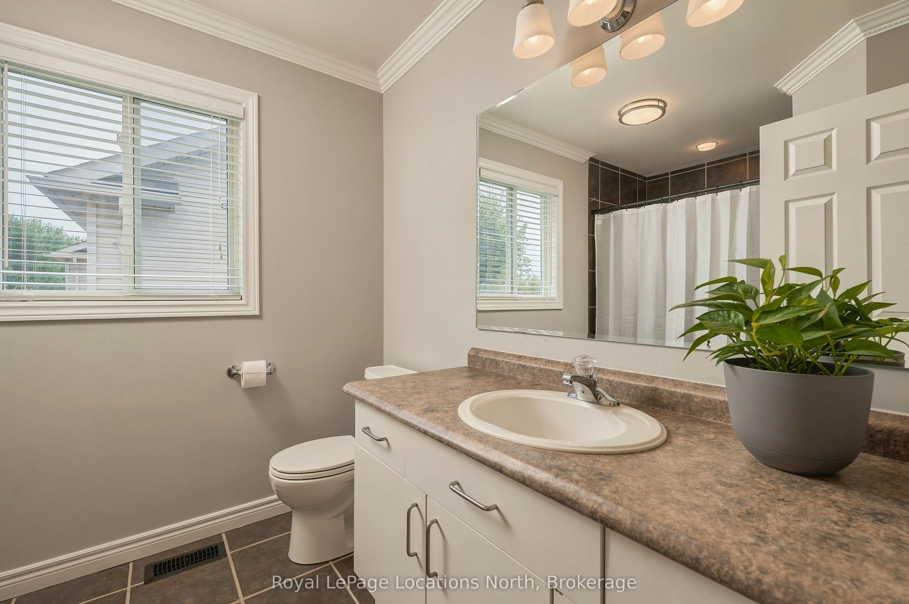 20 Highlands Crescent
