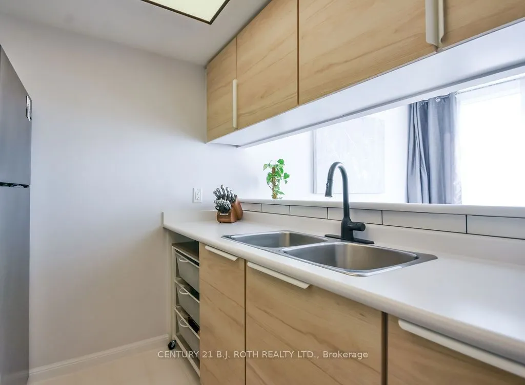 75 ELLEN Street #1102