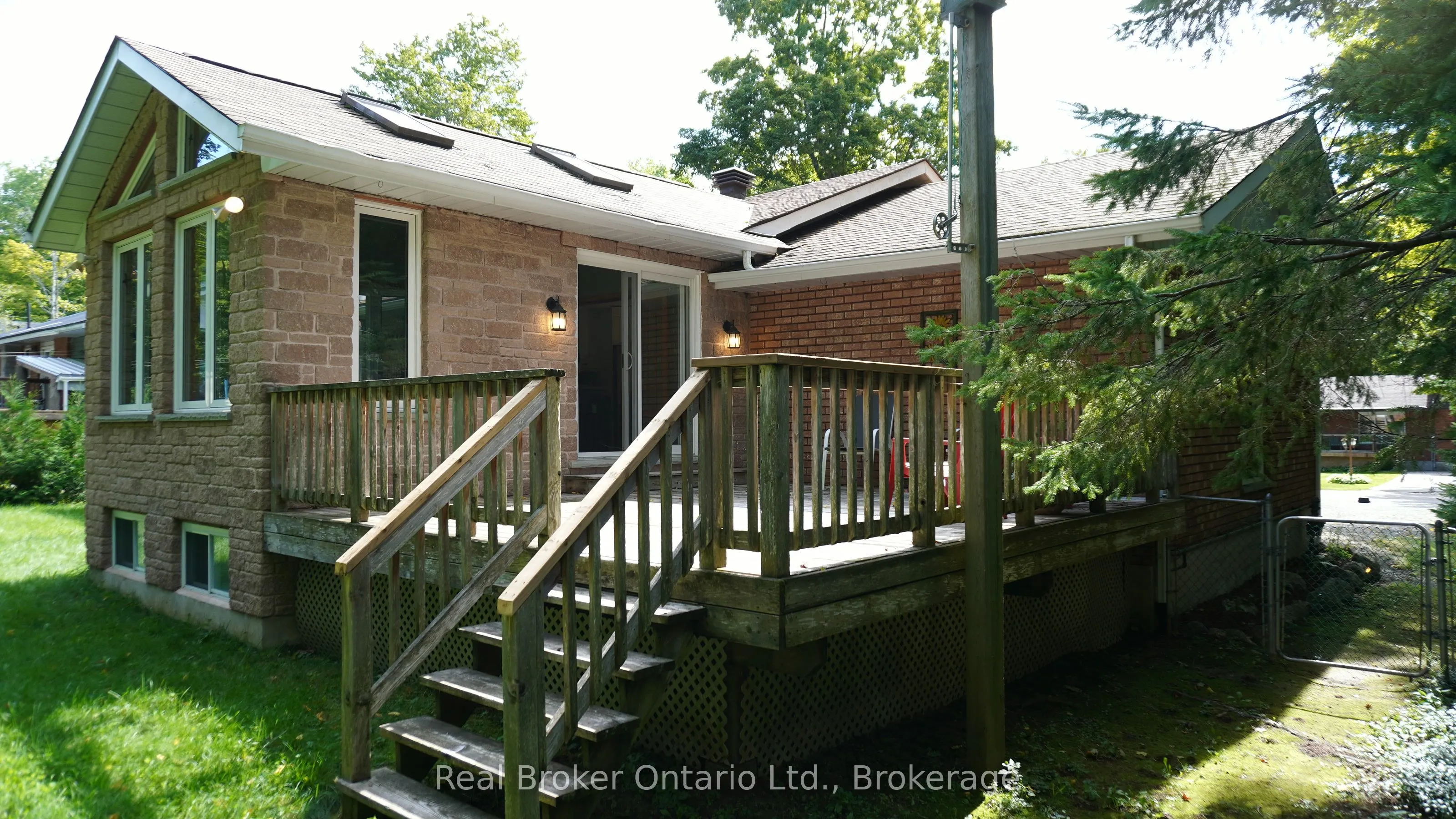 16 Mundy Avenue