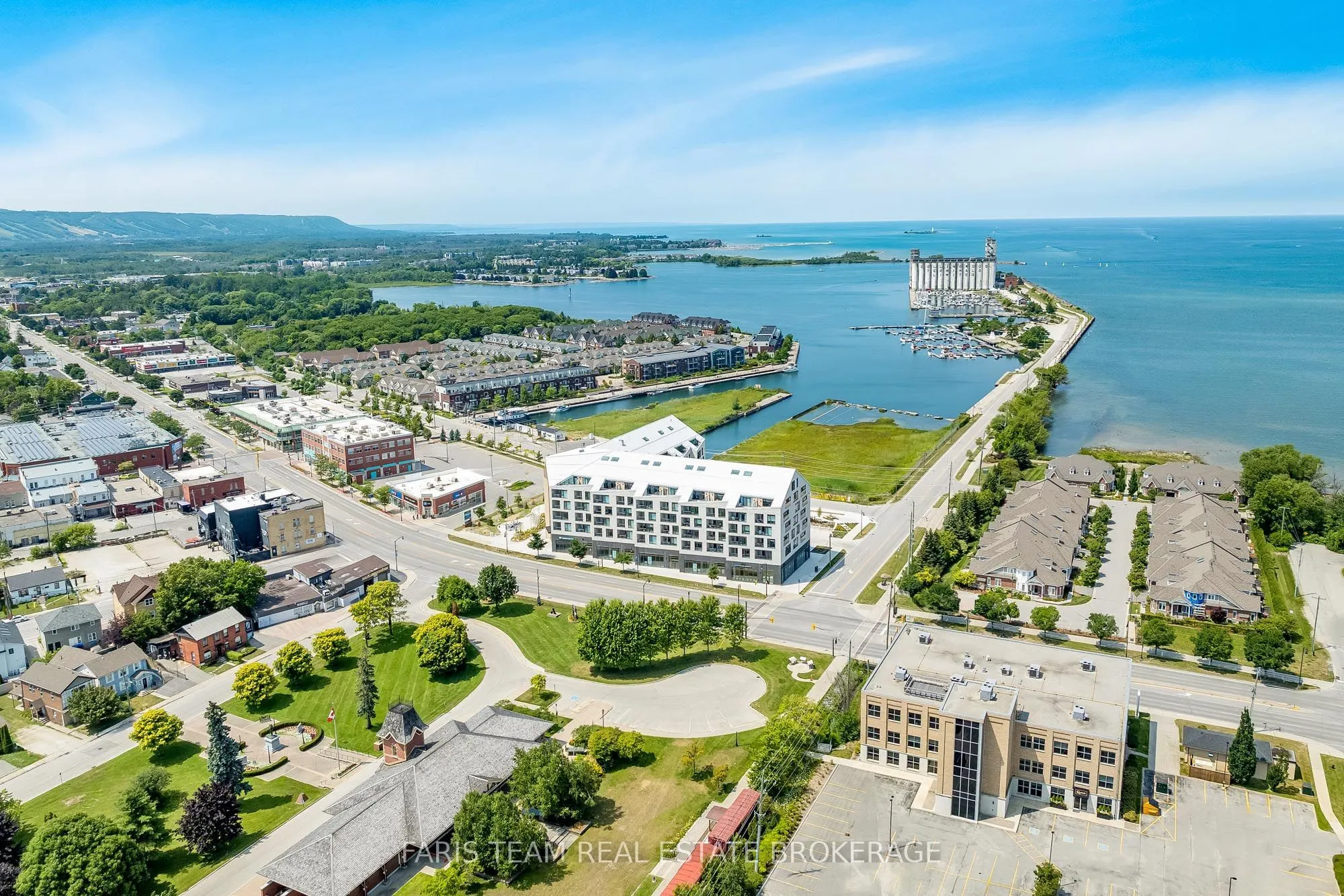 31 Huron Street #216
