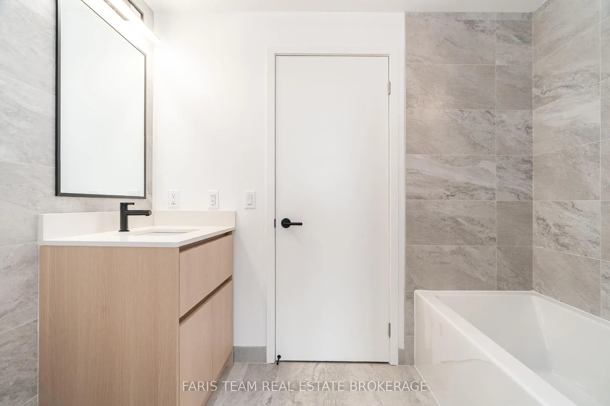 31 Huron Street #412