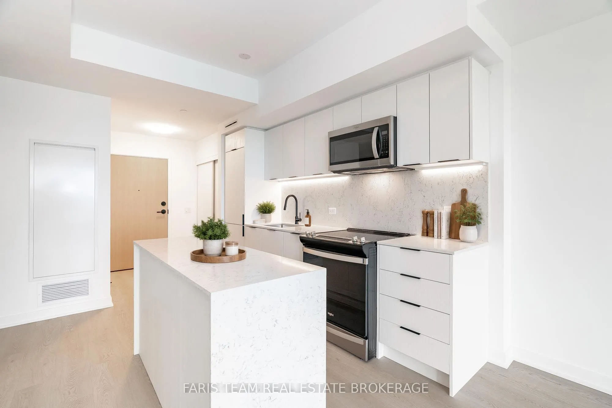 31 Huron Street #412