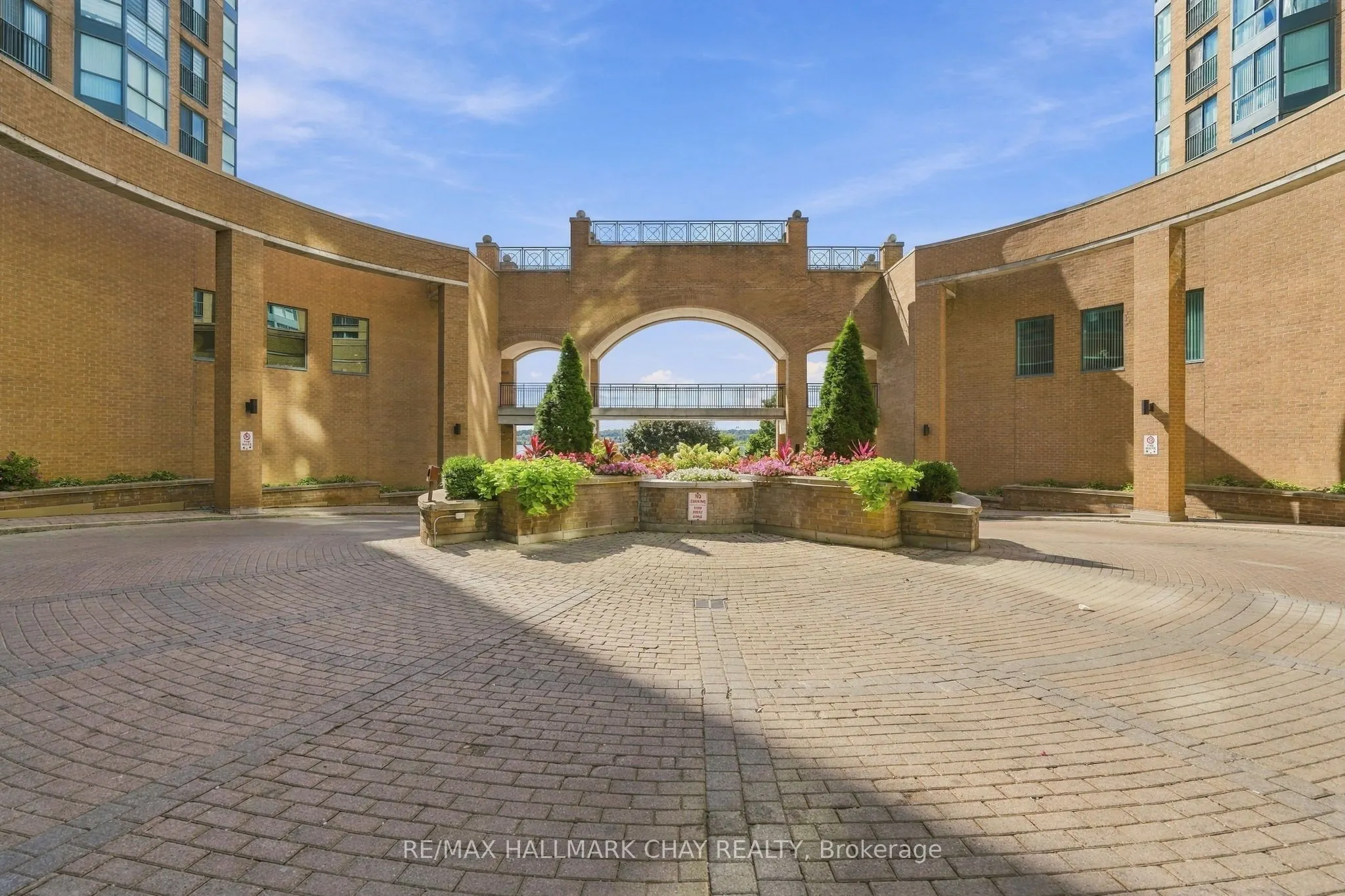150 Dunlop Street E #710